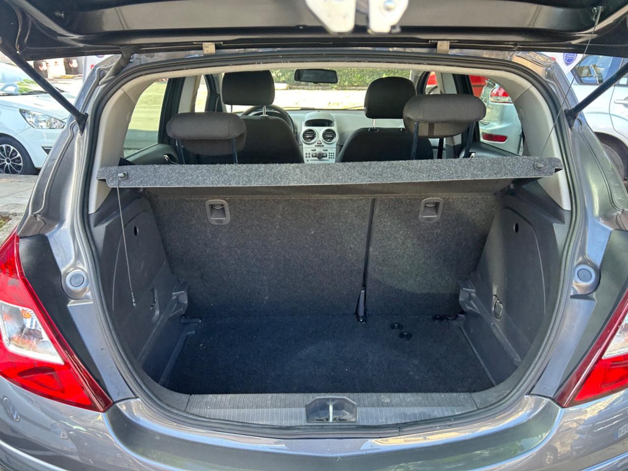 Opel Corsa 1.4 16V 5 porte Elective