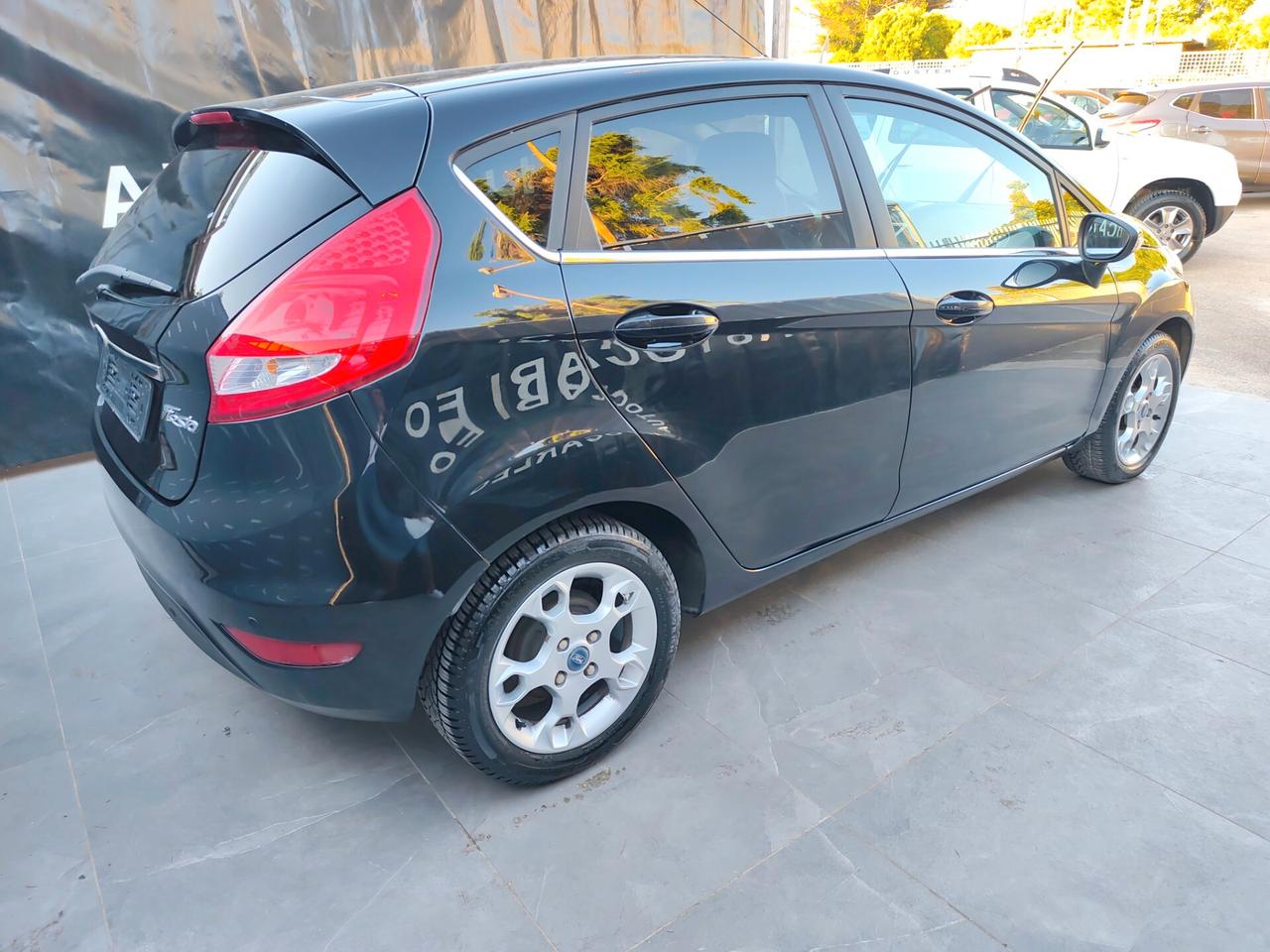 Ford Fiesta AUTOMATICA 1.4 BENZINA Titanium