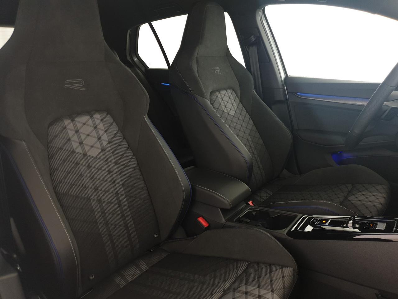 Volkswagen Golf 2.0 tdi r-line plus 150cv dsg