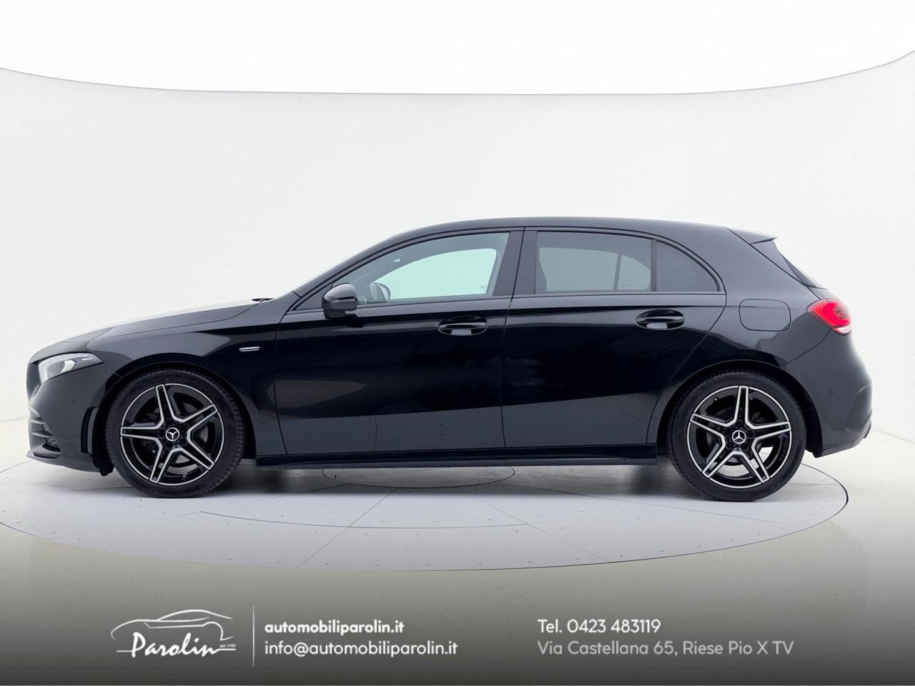Mercedes-Benz A 180 d Premium Night Edition AMG LED