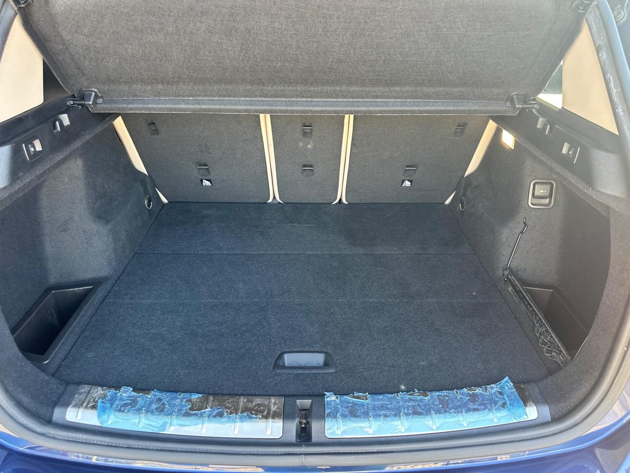 BMW X1 S-DRIVE 18d AUT/NAVI/LED/R.CAMERA/UNIPRO
