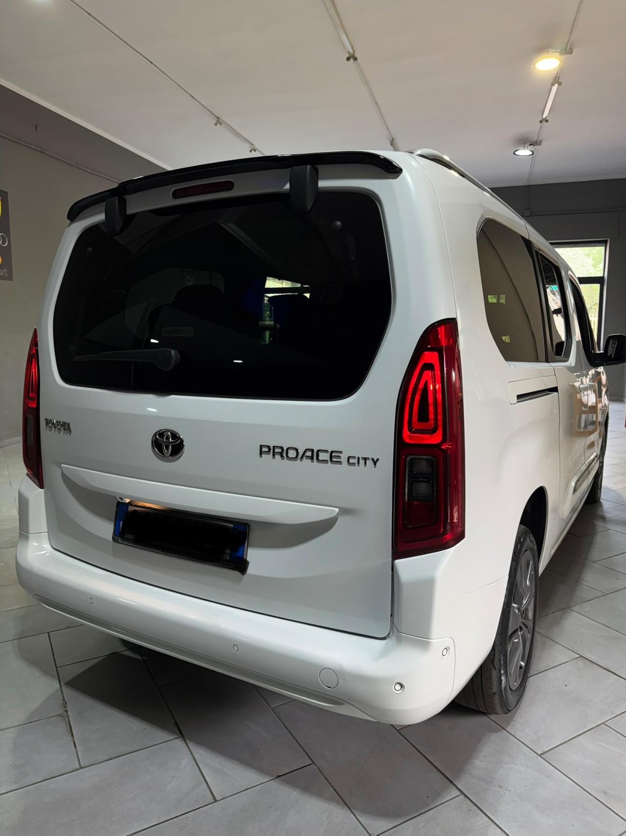 Toyota Proace 1.2 130 CV 7posti AUTOMATICO Luxury