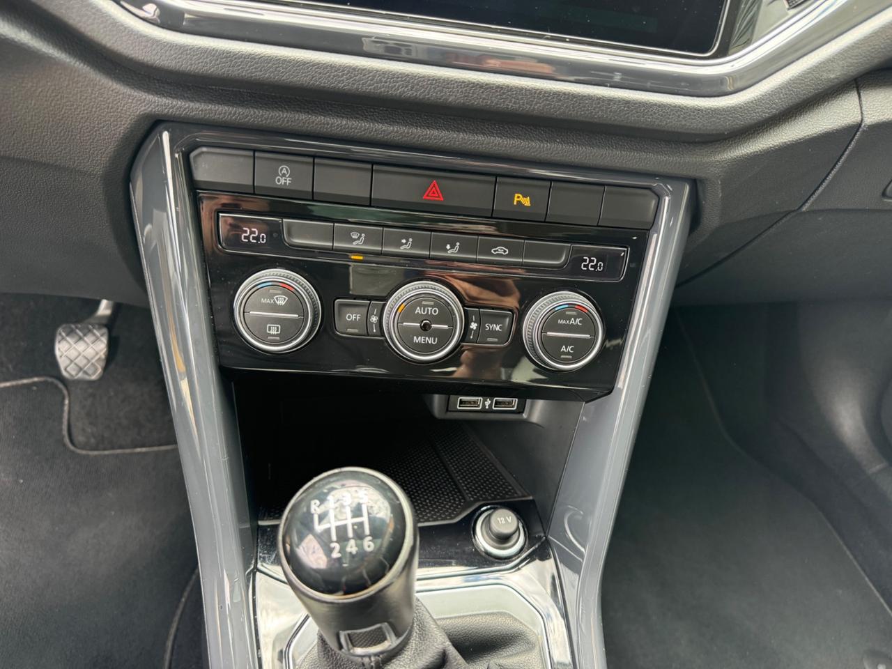 Volkswagen T-Roc 1.6 TDI SCR Advanced BlueMotion Technology R-Line TETTO