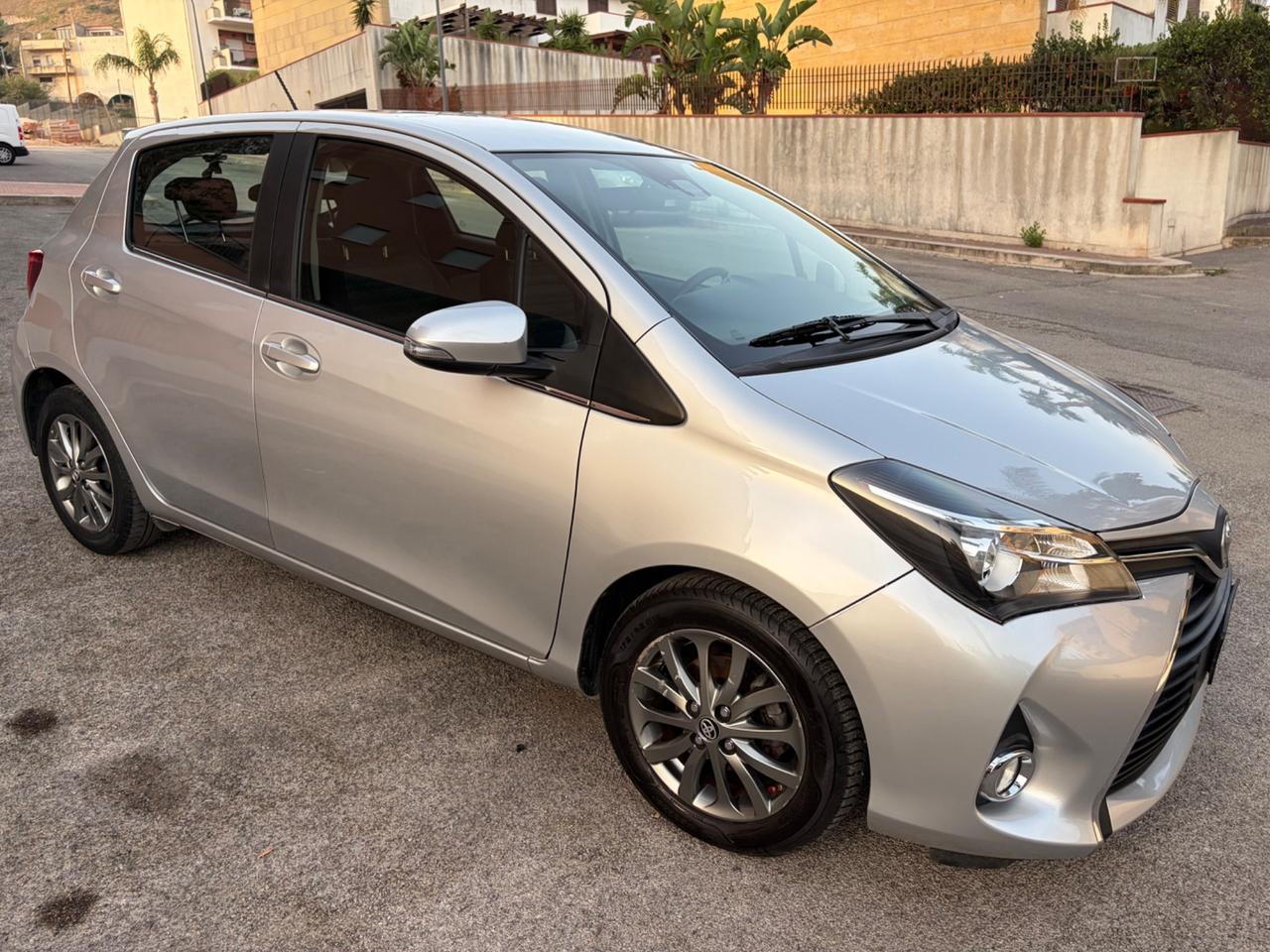 Toyota Yaris 1.0 benz ideale per neopatentati