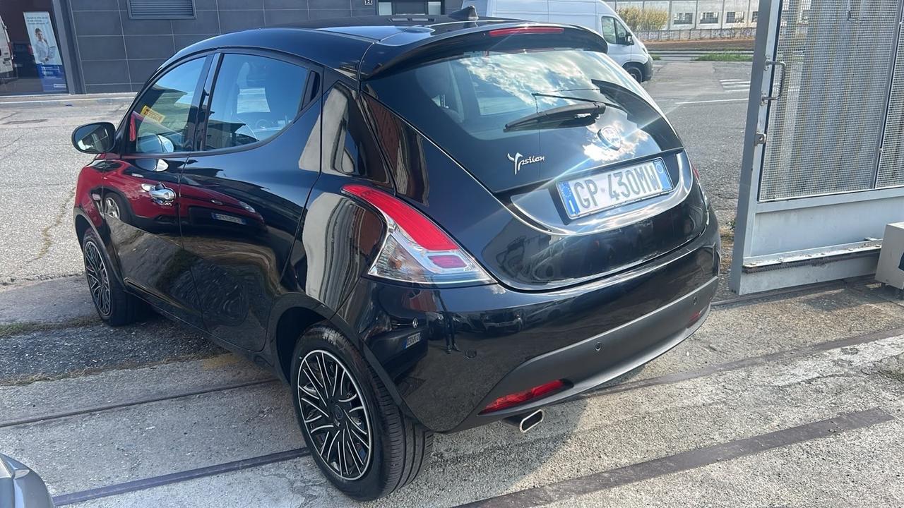 Lancia Ypsilon 1.0 FireFly 5 porte gold