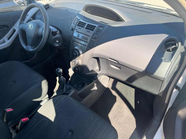 TOYOTA Yaris 1.0 5 porte Sol