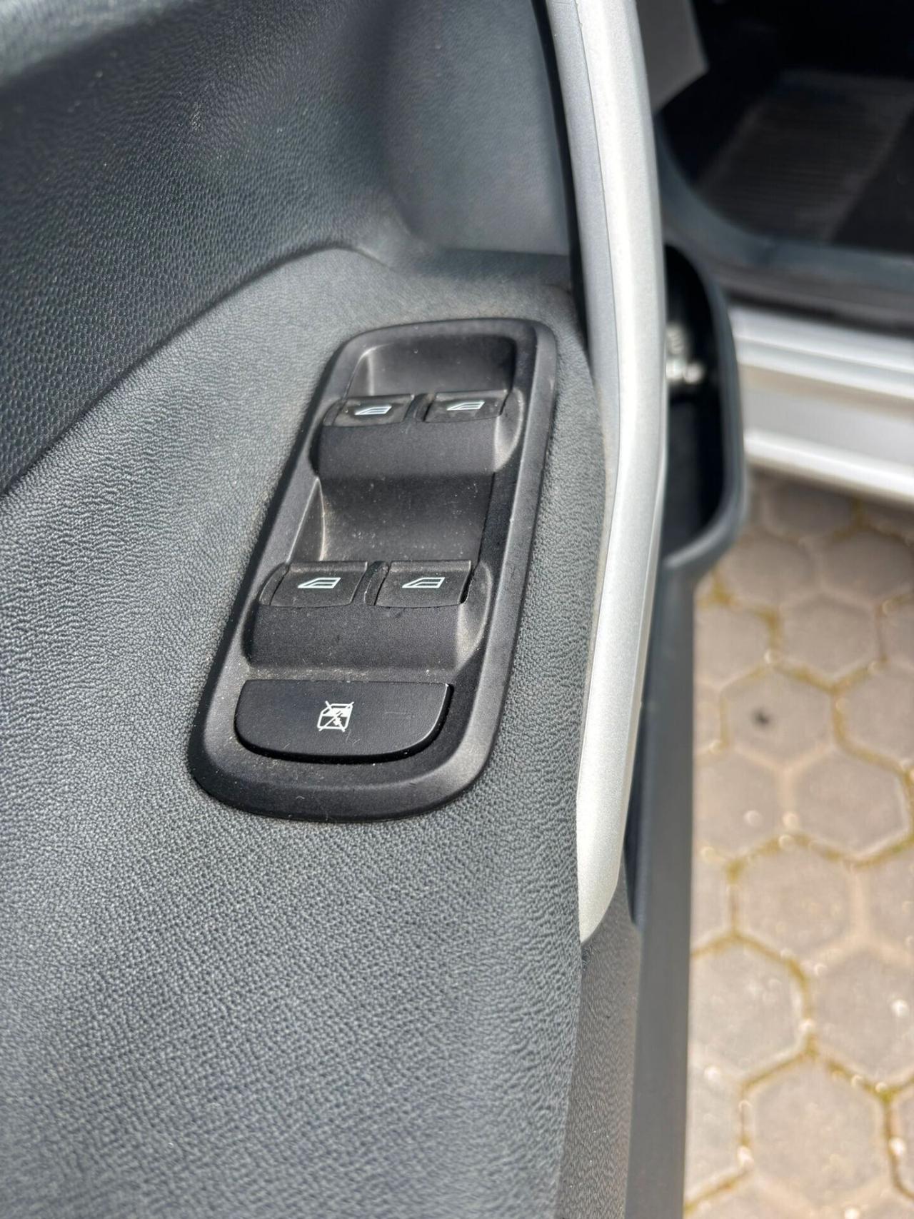 Ford Fiesta Ikon 1.4 TDCi 70CV 5p. Business