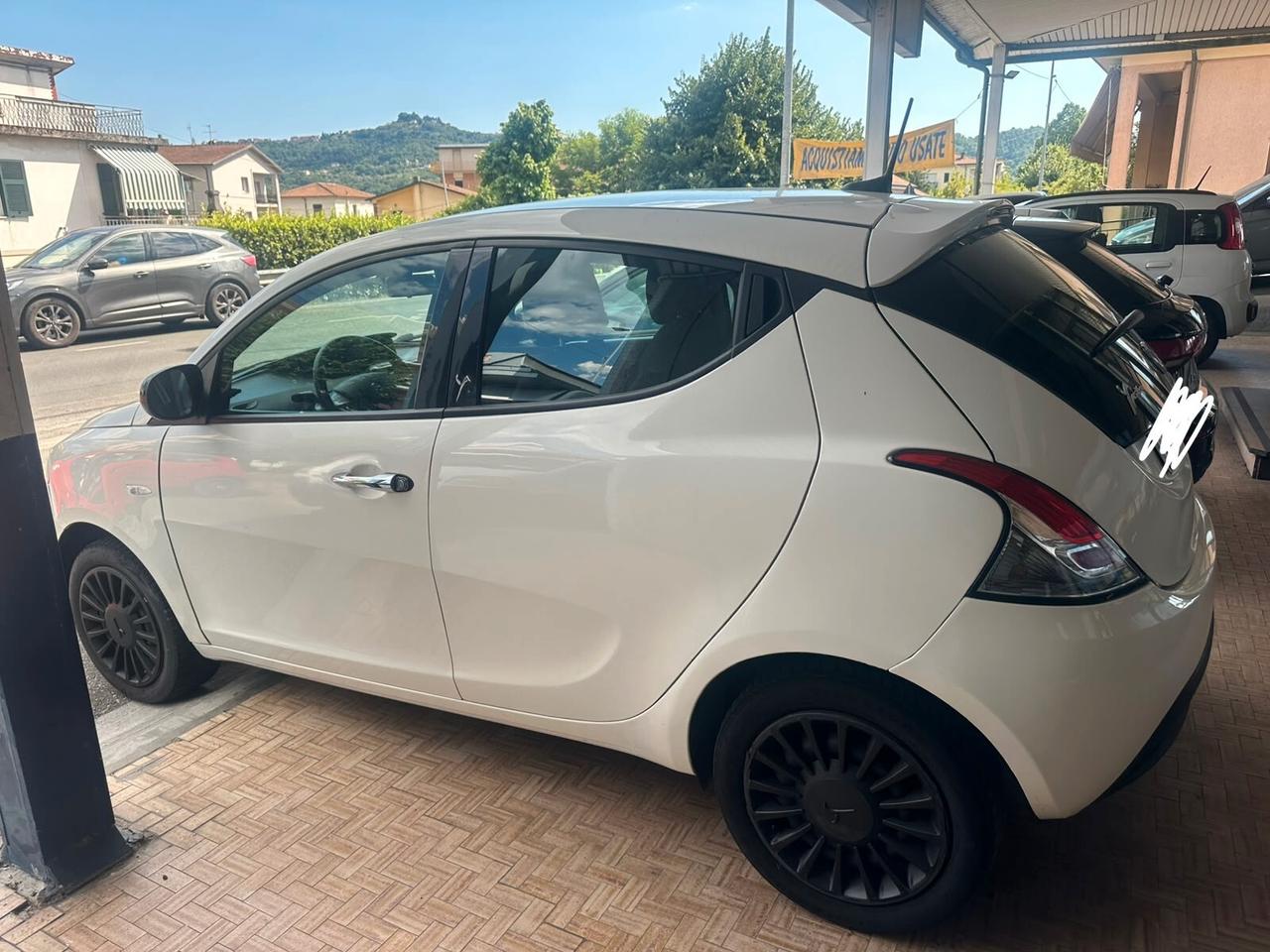 Lancia Ypsilon 1.0 FireFly 5 porte S&S Hybrid Alberta Ferretti
