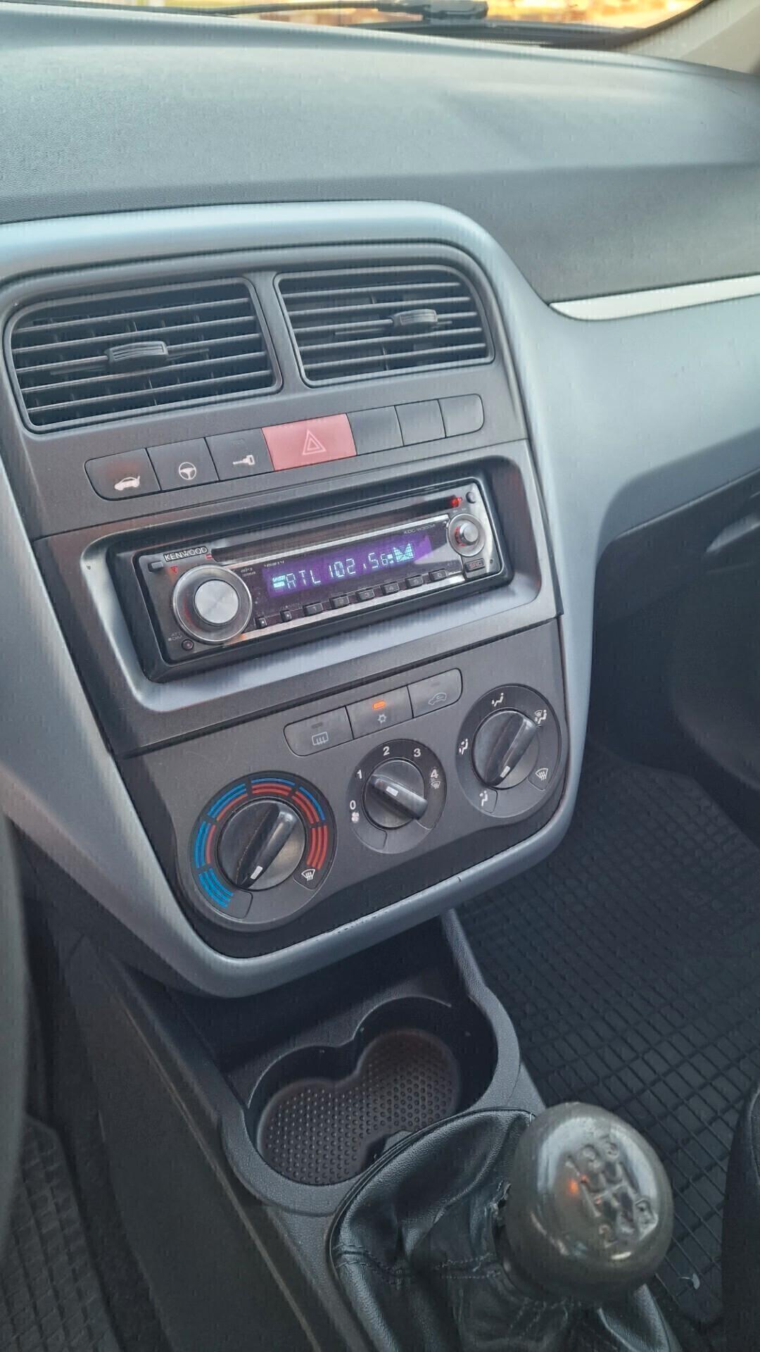 Fiat Grande Punto 1.3MJT 75 5p.Van Active 4pt