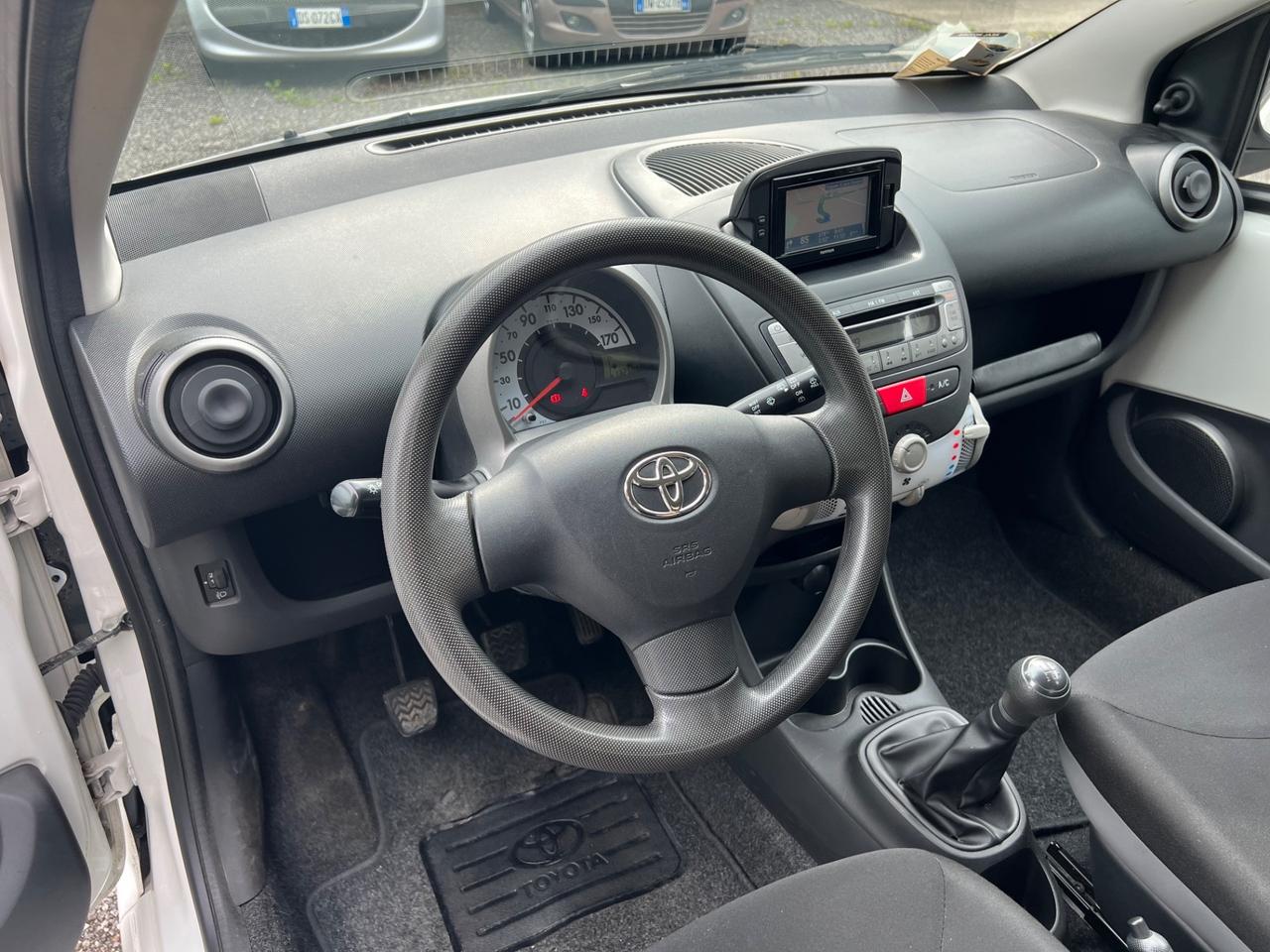 Toyota Aygo 1.0 12V VVT-i 5 porte Active Connect*NAVI*NEOPATENTATI