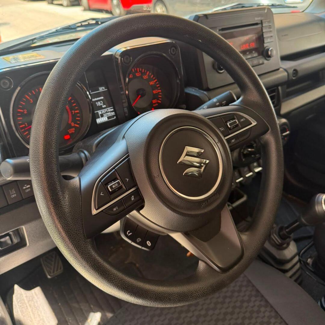 Suzuki Jimny 1.5 5MT PRO - 102CV