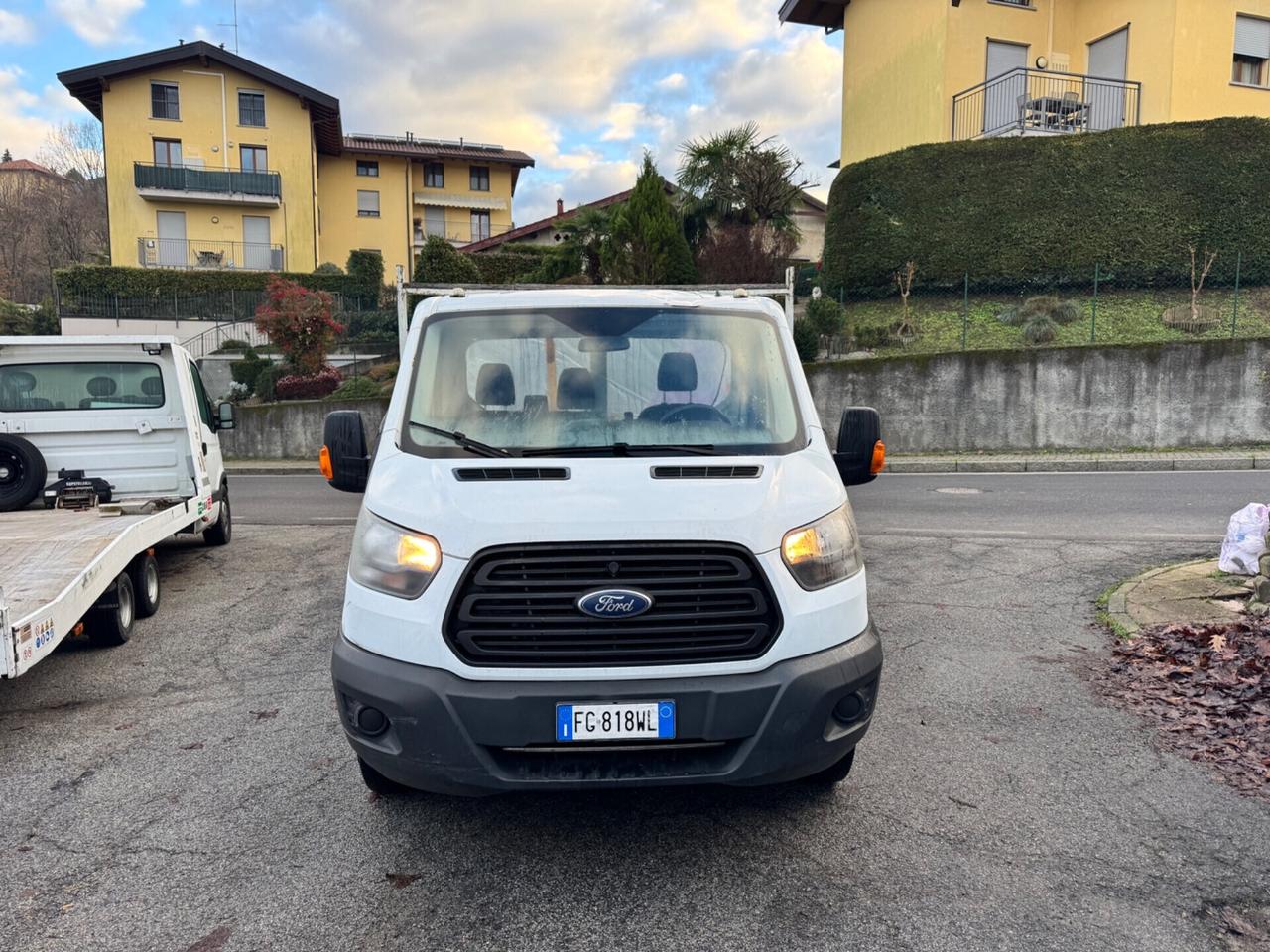 Ford transit incidentato