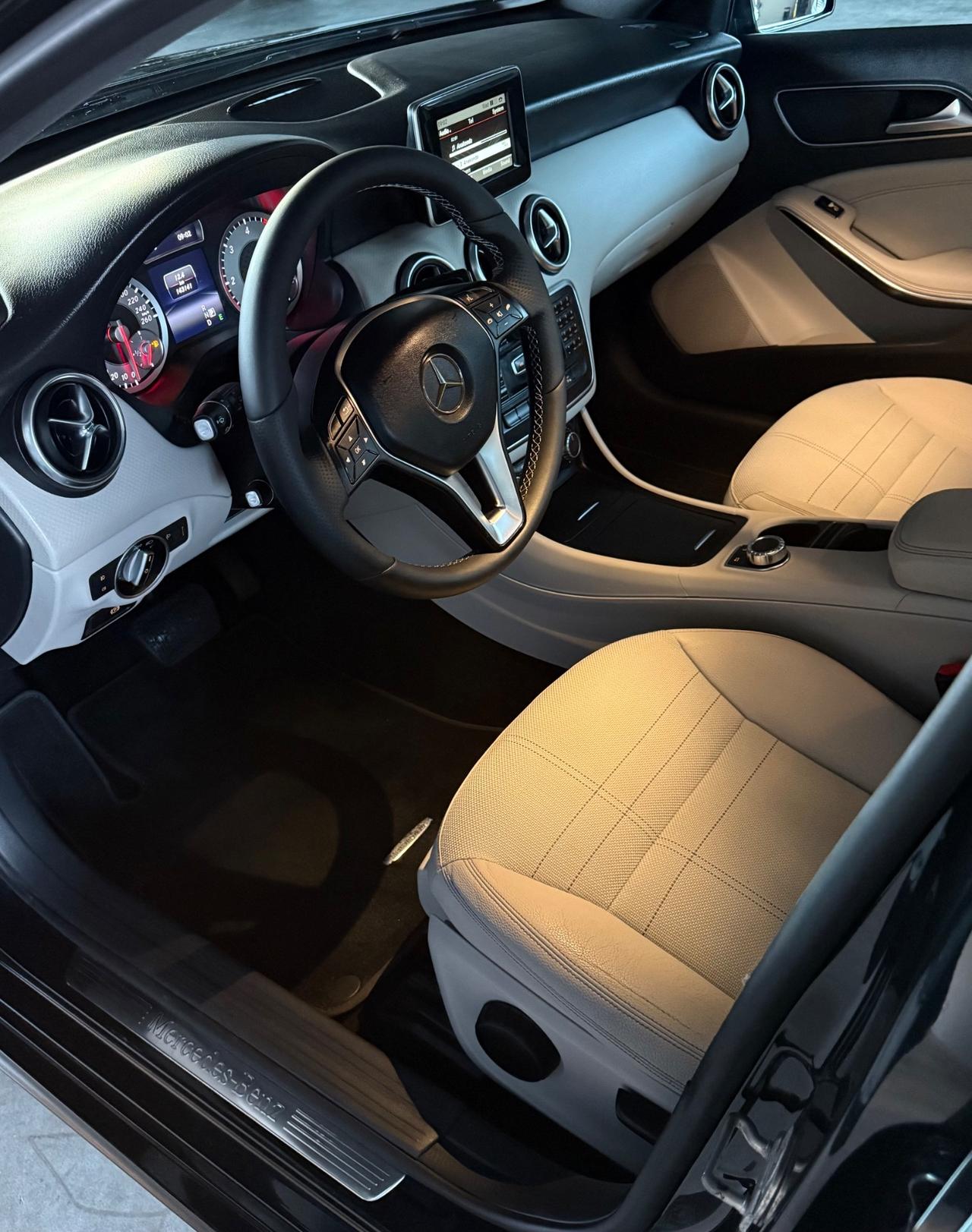 Mercedes-benz A 220 CDI Automatic 4Matic Premium