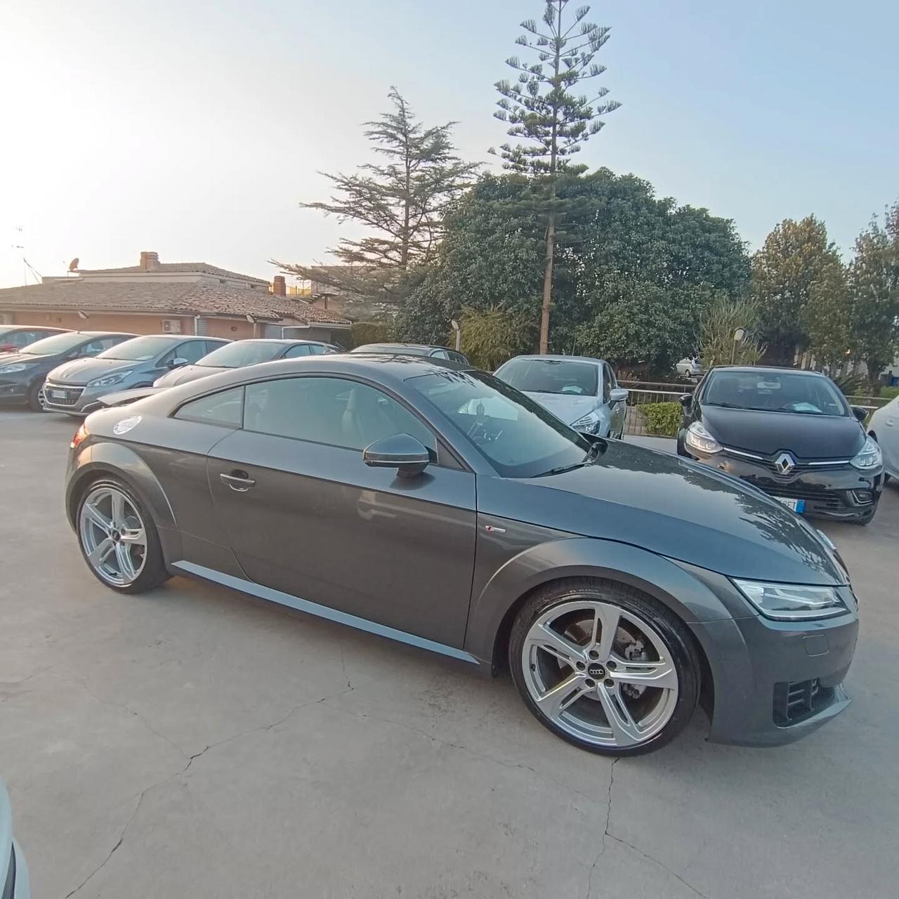 Audi TT SLINE MANUALE INTROVABILE