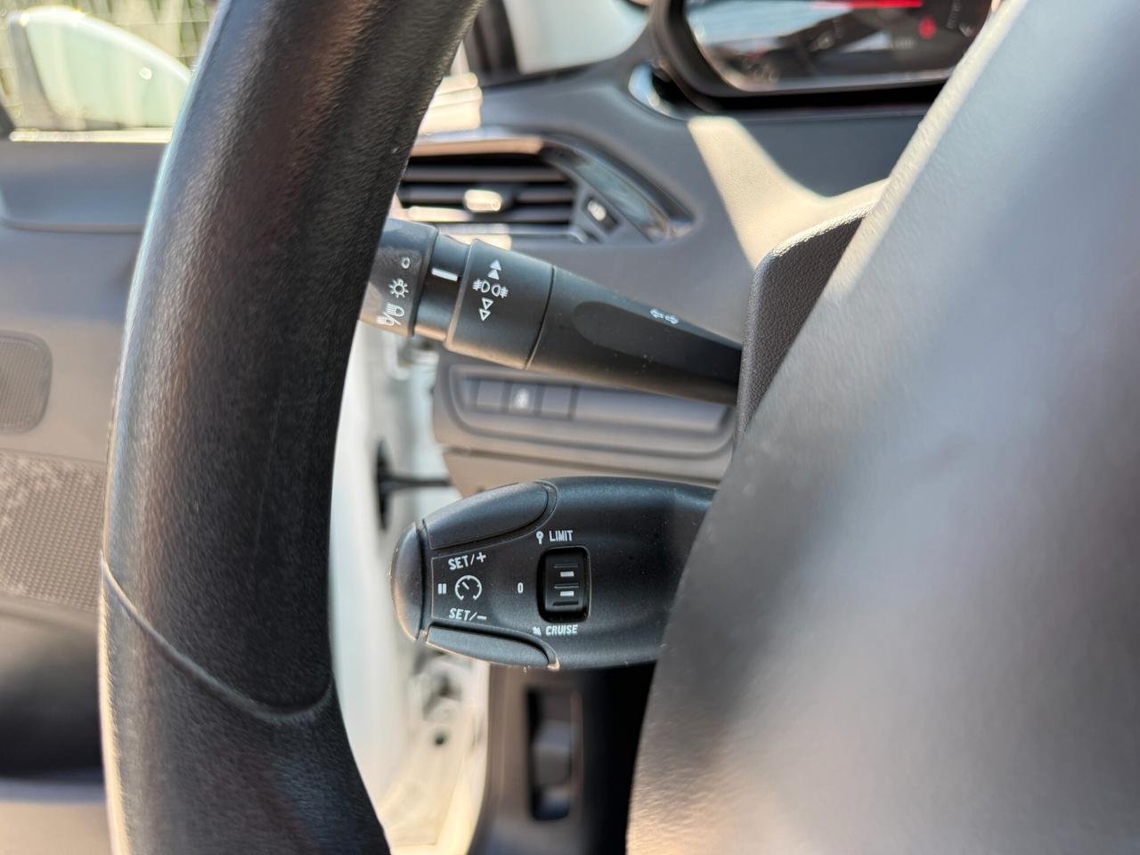 PEUGEOT 208 ANNO 2013 1.2 BENZINA 82 CV
