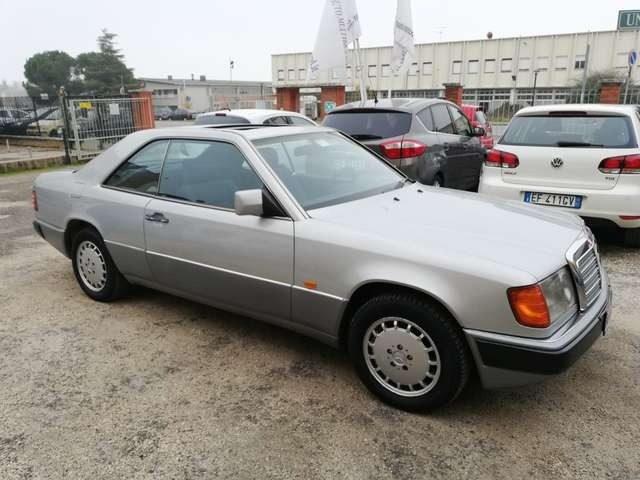 MERCEDES-BENZ 200 CE Coupé