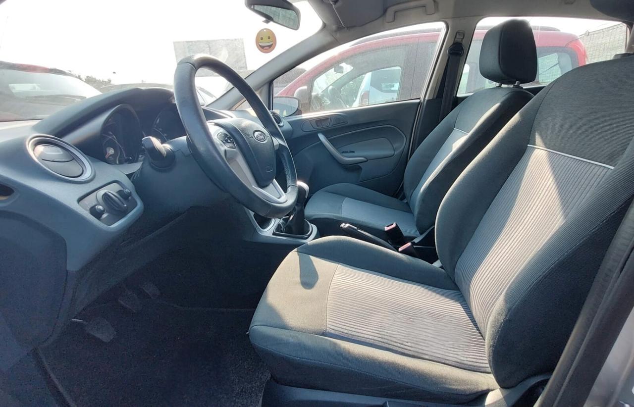 Ford Fiesta 1.2 benzina Neopatentati