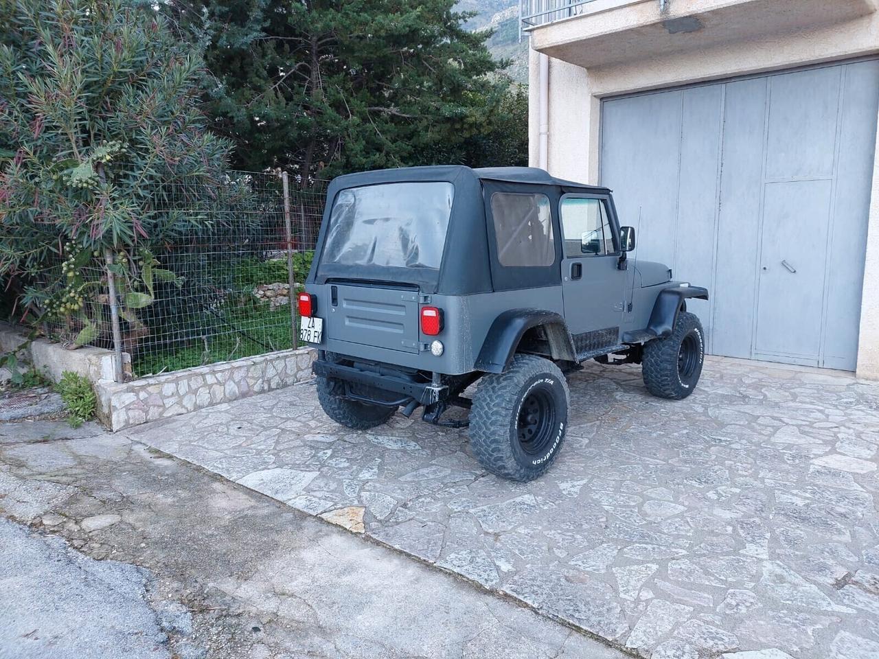 Jeep Wrangler JEEP WRANGLER 2.5 cabrio 107 cv