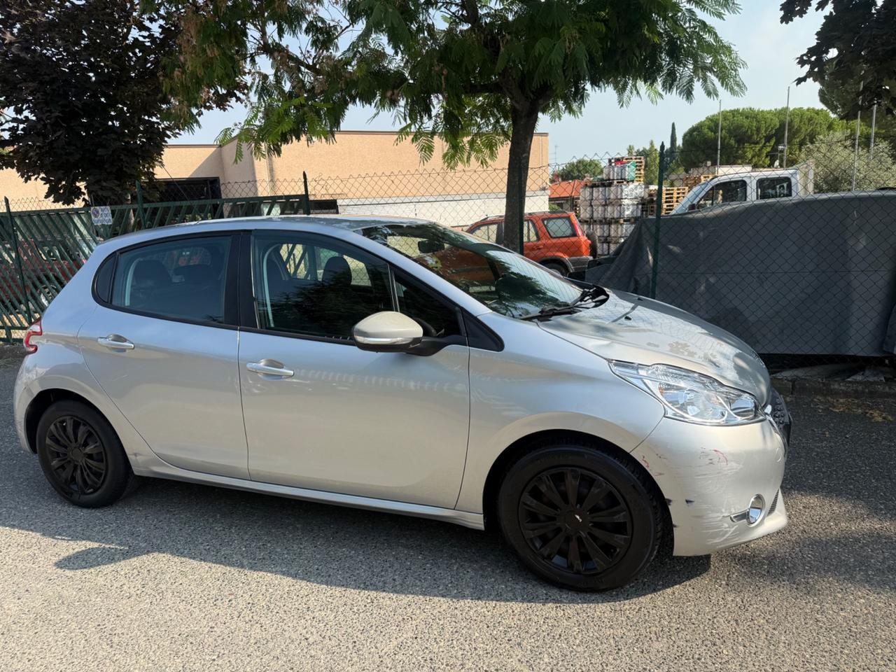 Peugeot 208 PureTech 82 5 porte Allure