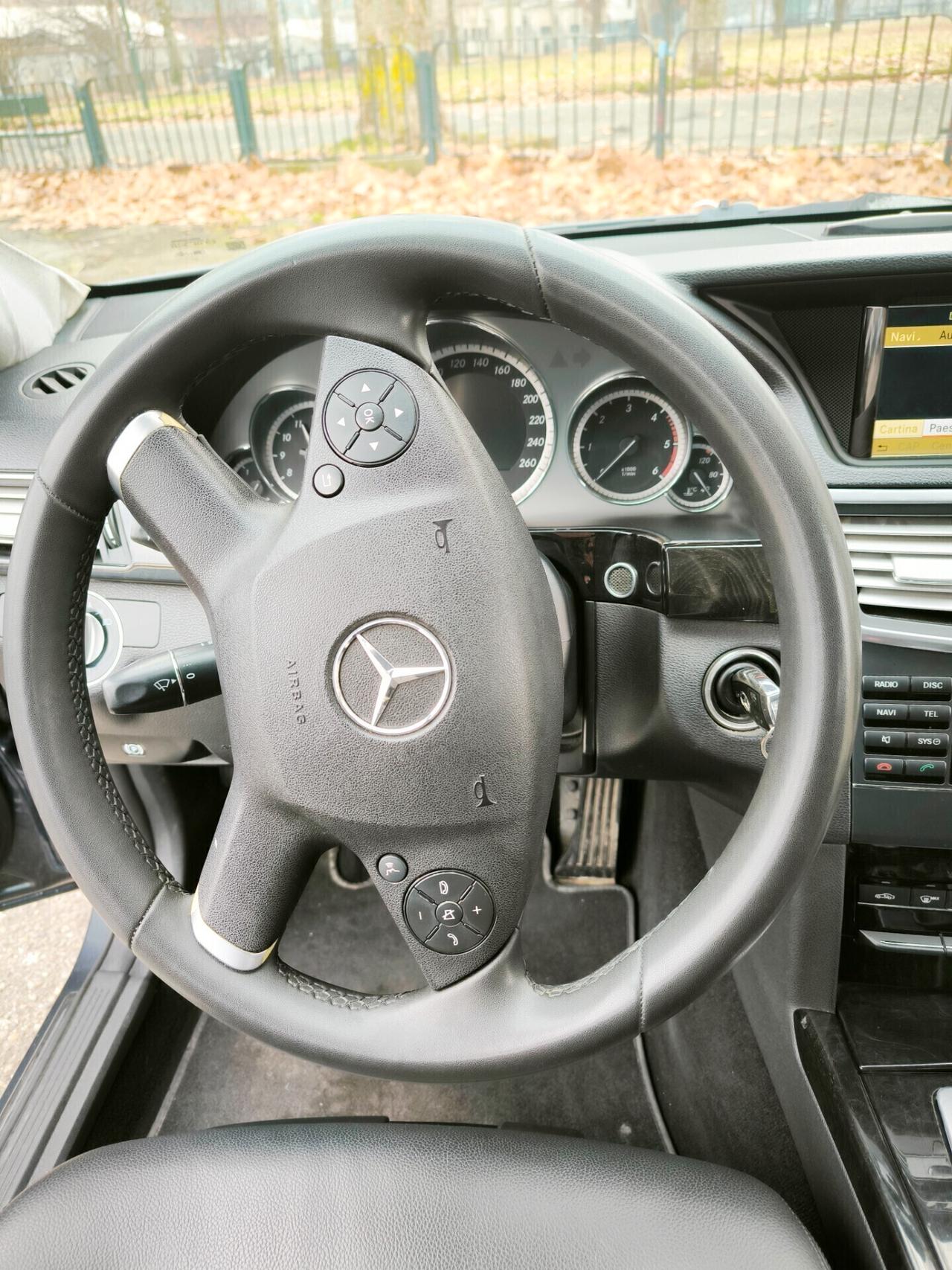 Mercedes-benz E 220 CDI BlueEFFICIENCY Avantgarde AMG