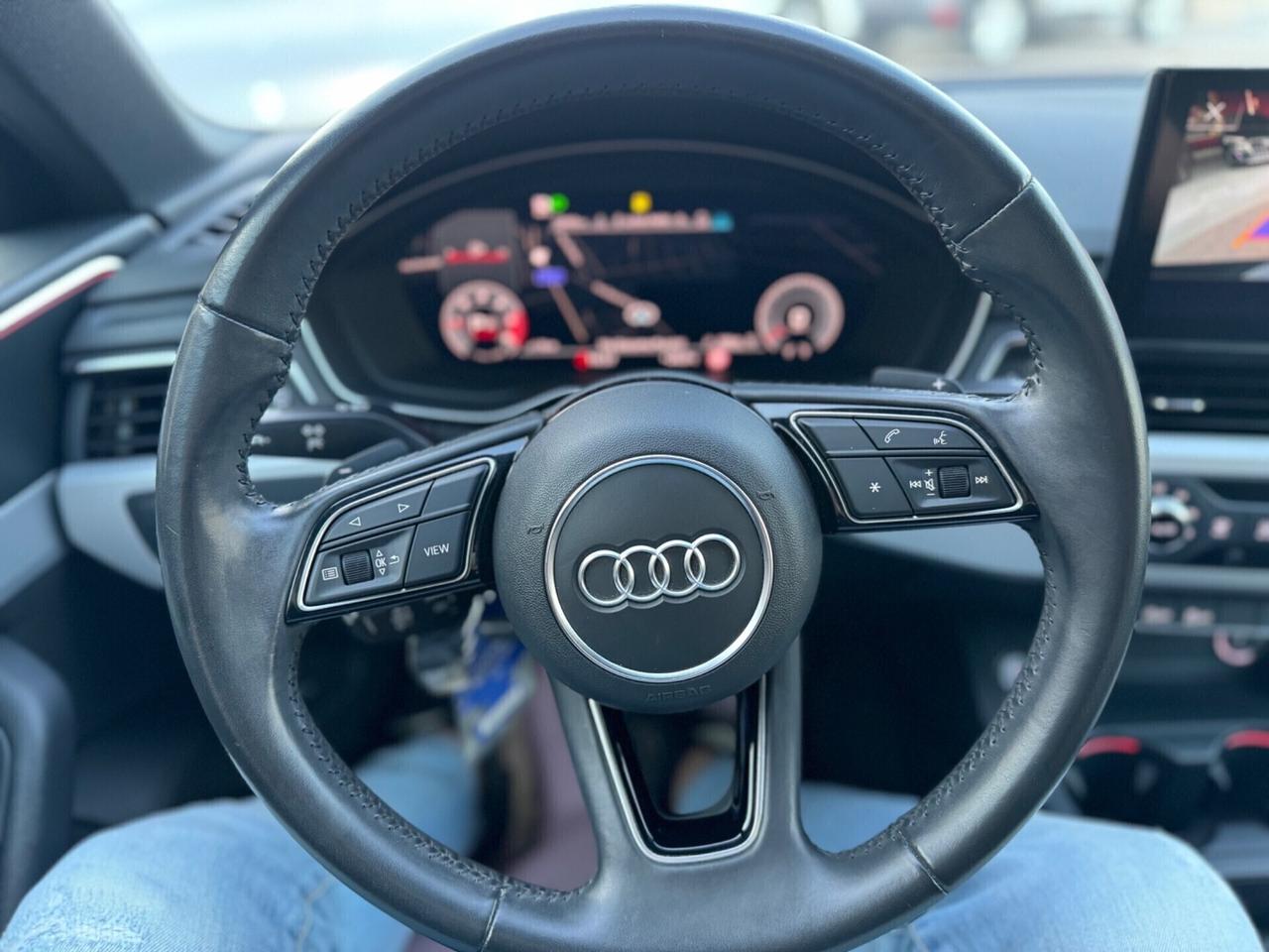 Audi A4 Avant 35 TDI/163 CV S tronic cockpit