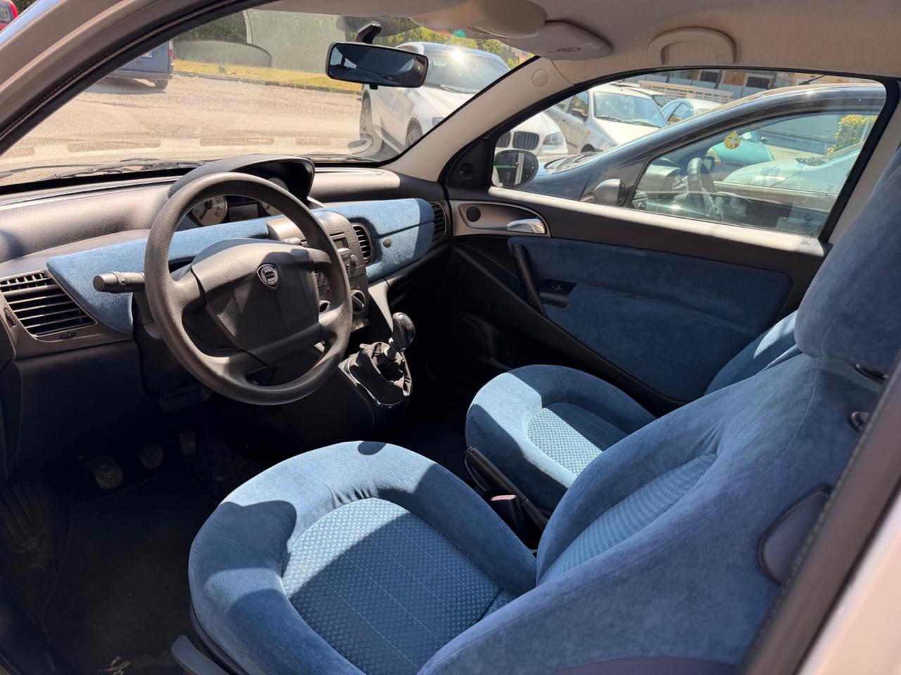 Lancia Ypsilon 1.2 16V Argento