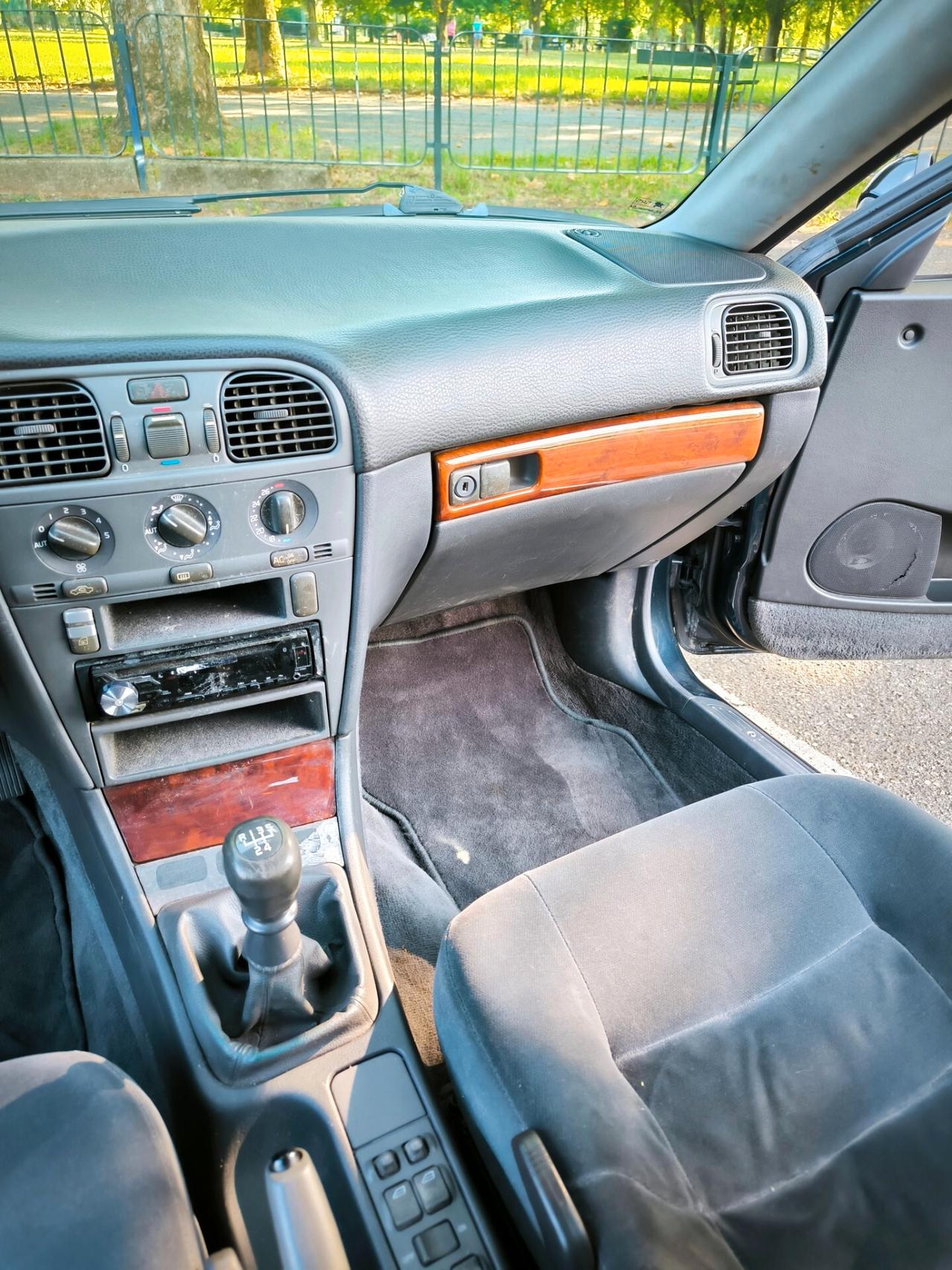 Volvo V40 2.0 16V cat
