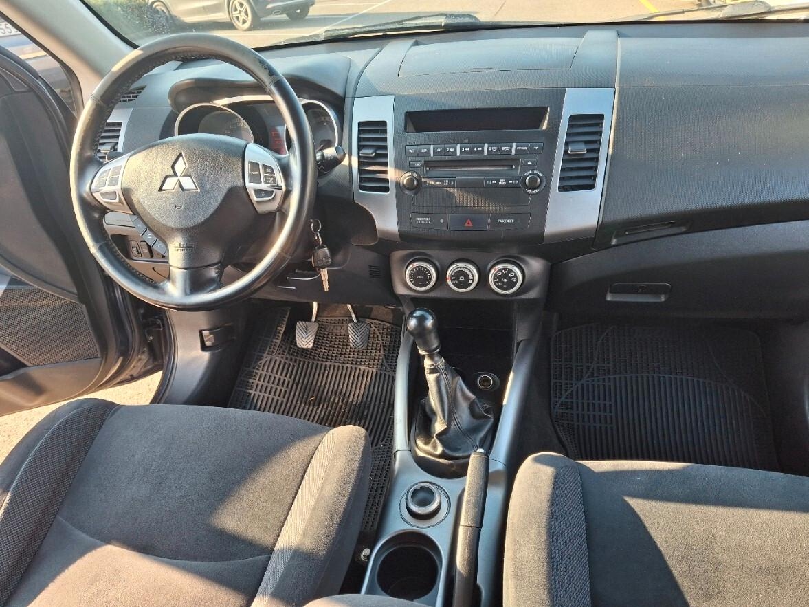 Mitsubishi Outlander 2.0 DI-D Intense DPF