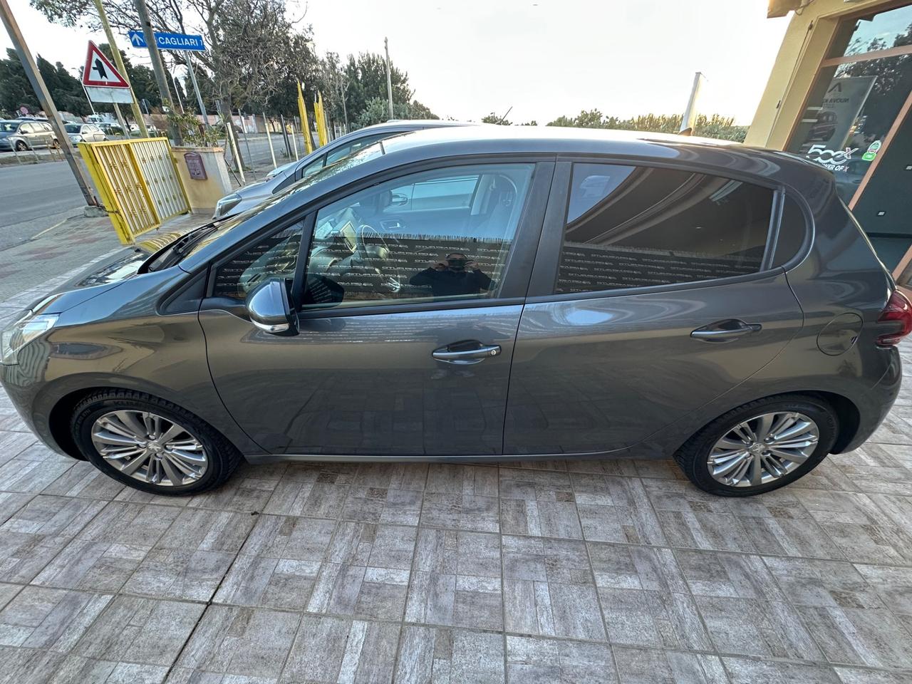 Peugeot 208 PureTech 82 5 porte Allure