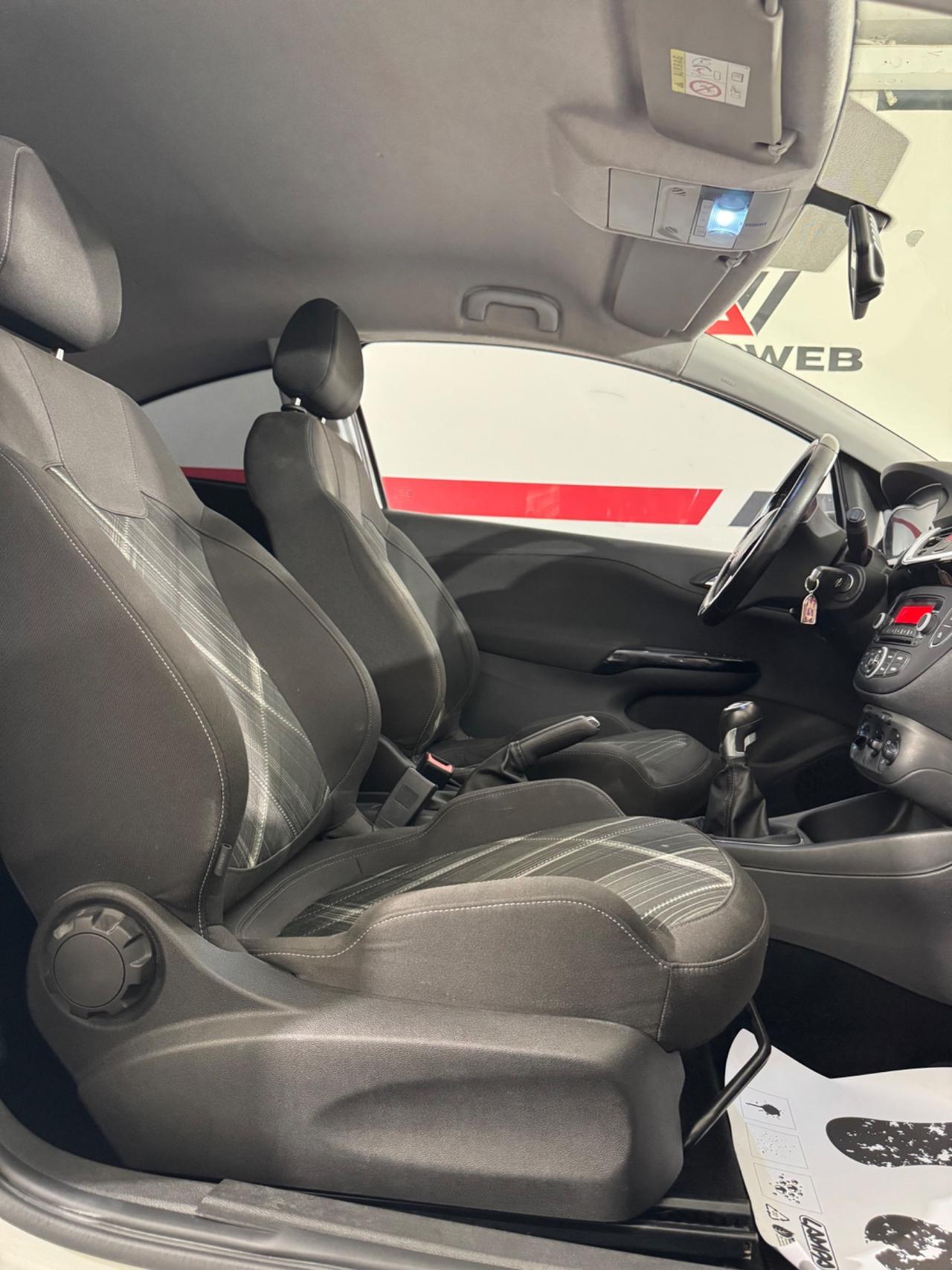 Opel Corsa 1.4 90CV Coupé b-Color
