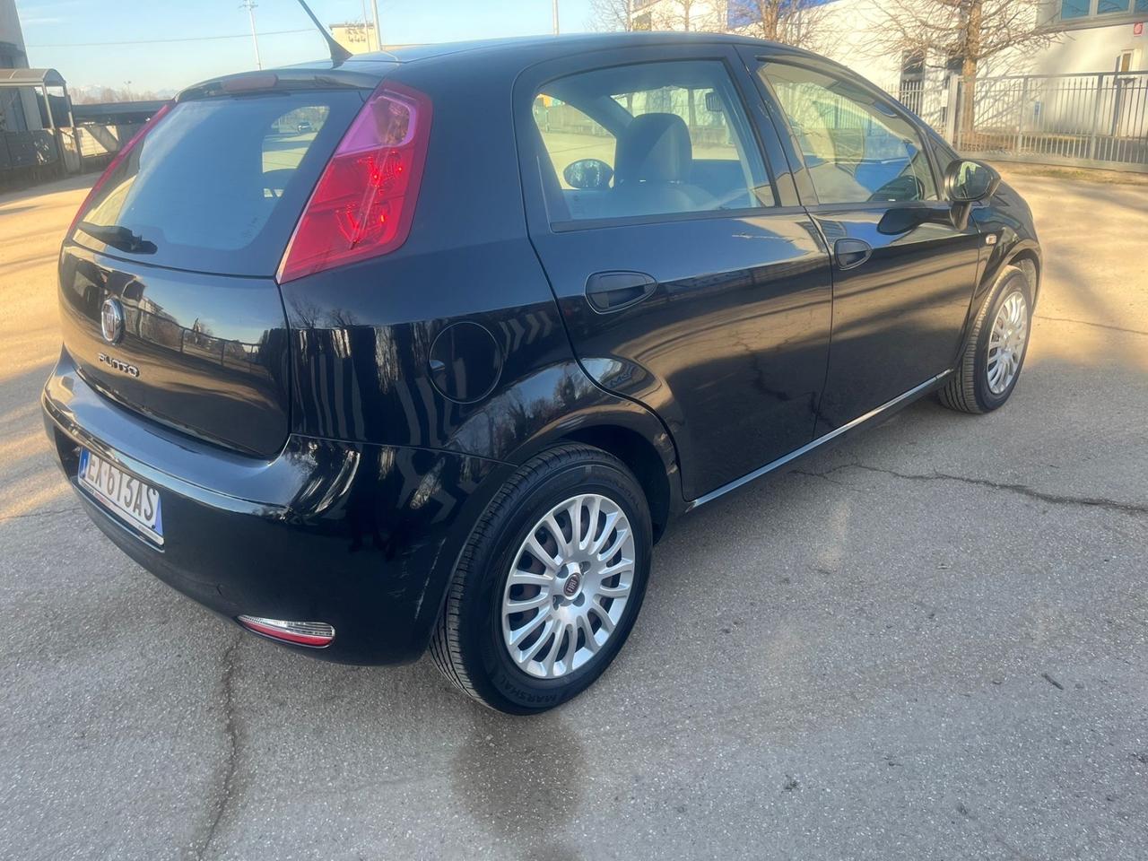 Fiat Punto 1.3 MJT 5 porte anno 2014 per neo pat