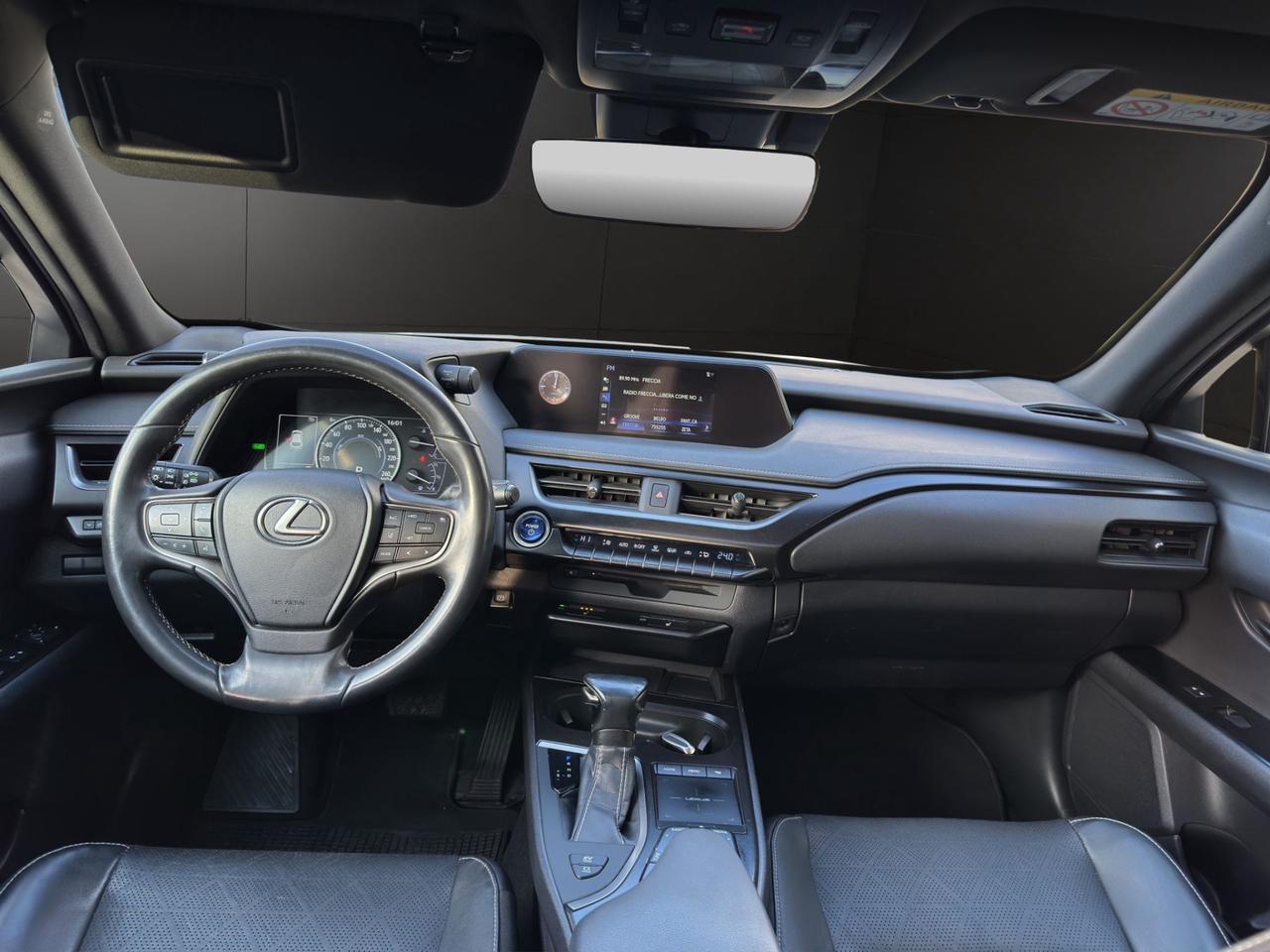 Lexus UX 250h 2.0 Premium 2wd cvt