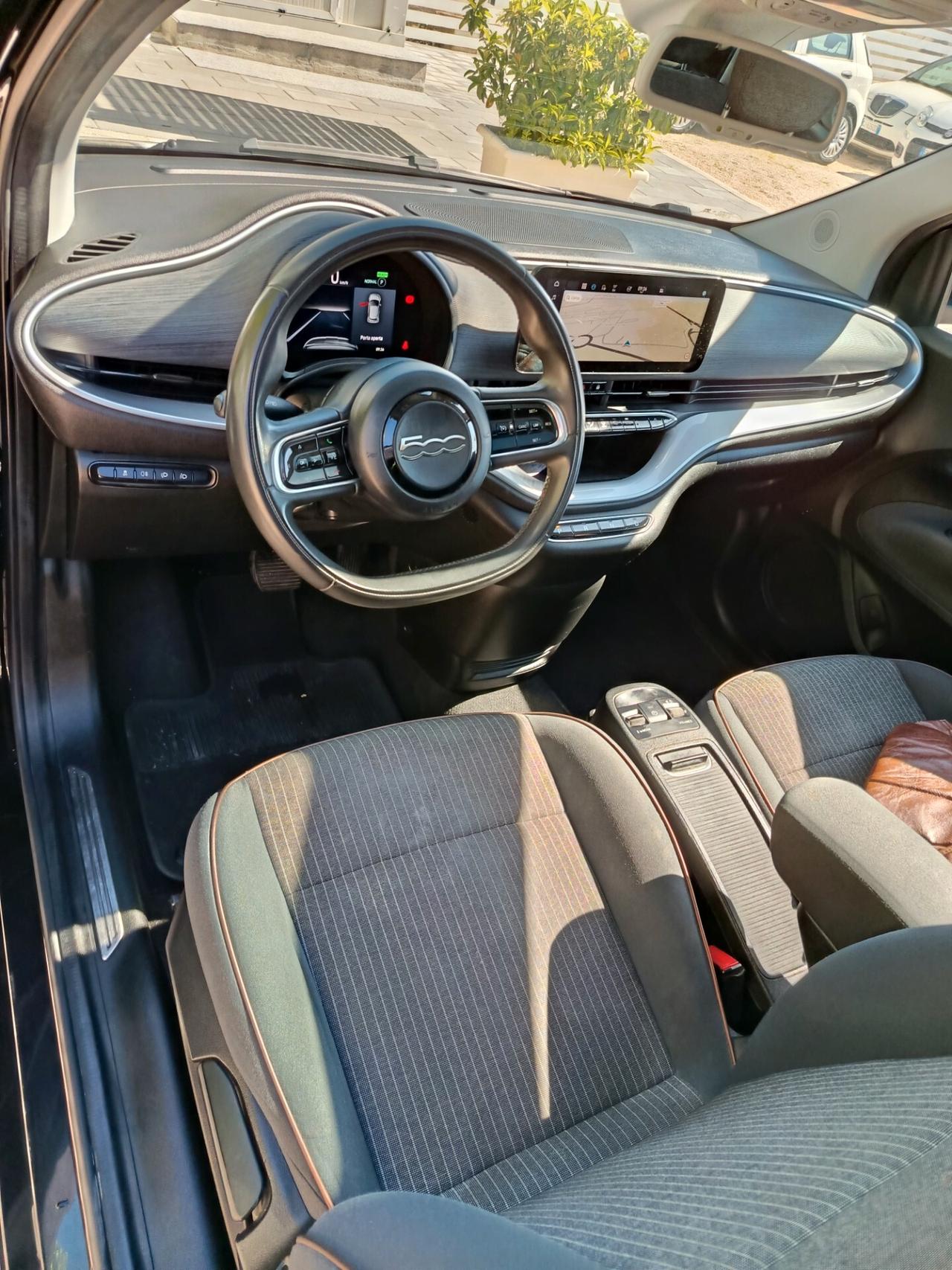 Fiat 500 500e Berlina 42 kWh Passion