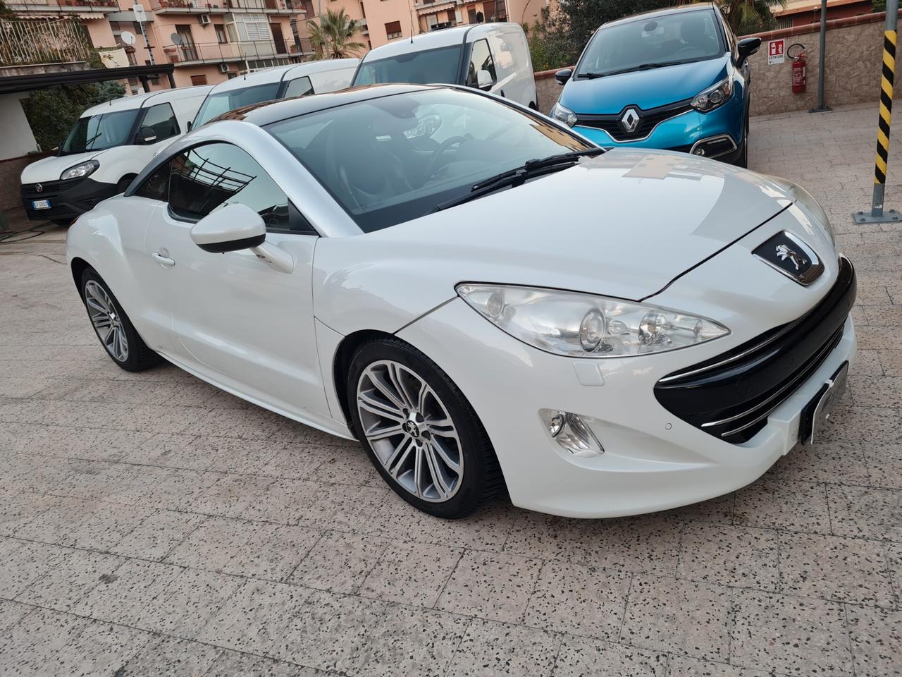 Peugeot RCZ - 2.0 HDiF / Pelle / PDC / Cruise / Memoria / Riscaldamento sedili