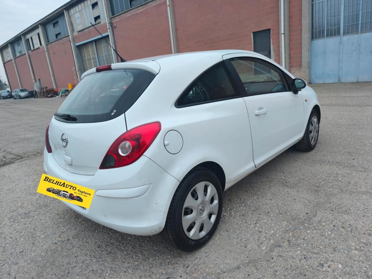 Opel Corsa 2012---1.0 Benzina Neopatentati