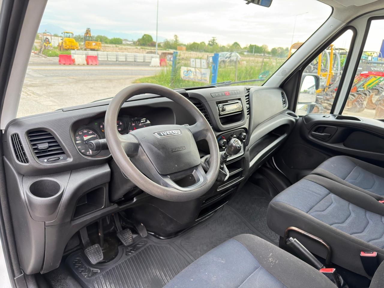 Iveco Daily 35-120 cassone 7 posti