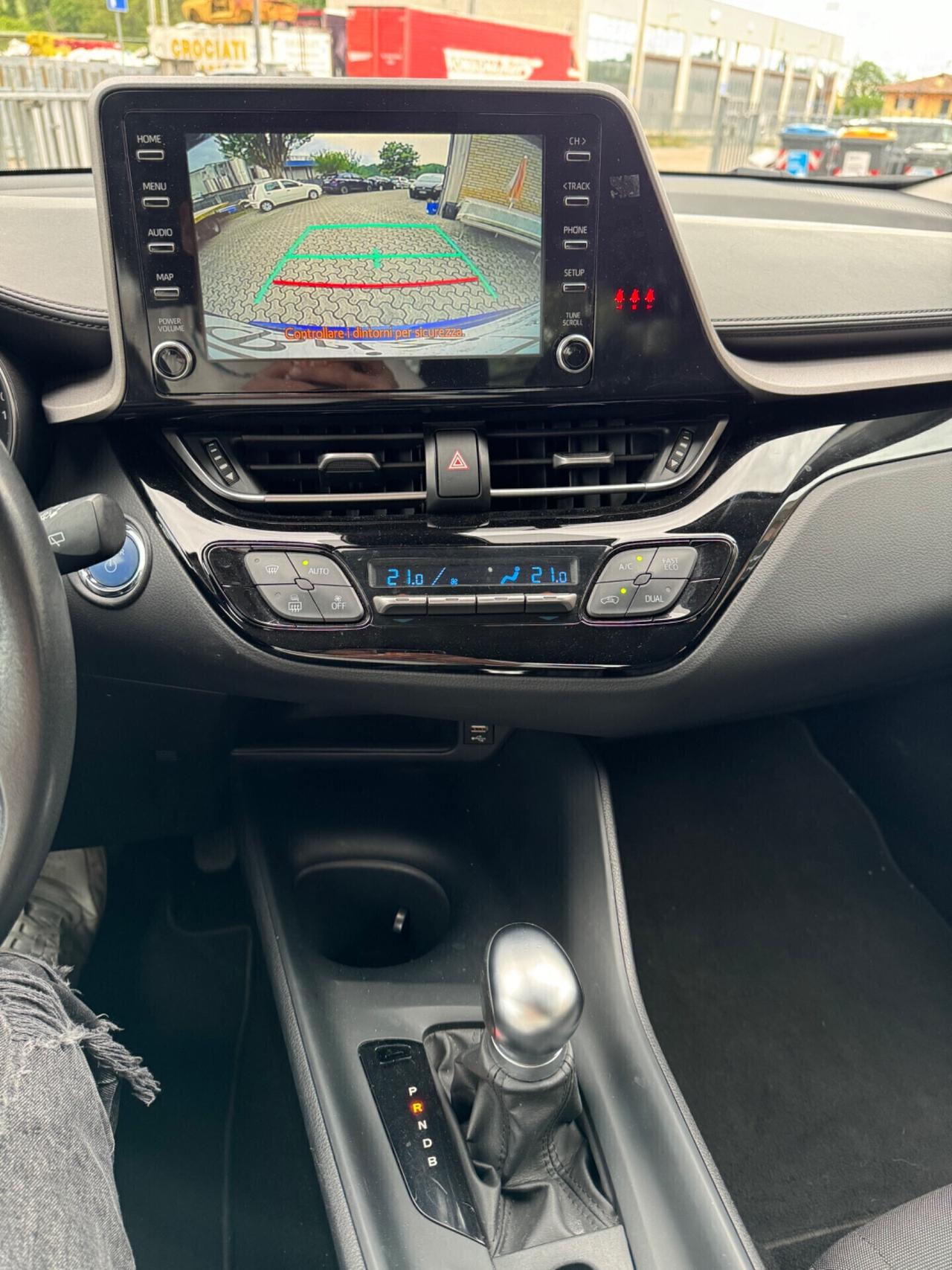 Toyota C-HR 1.8 Hybrid E-CVT Dynamic