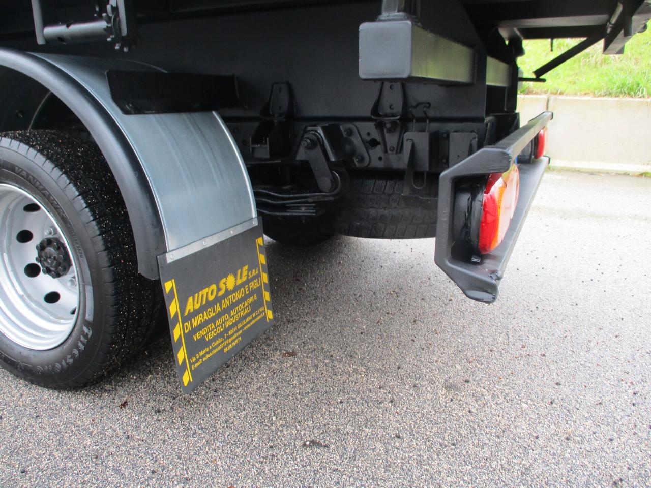 Nissan Cabstar NT 400 35-14 2.5 140CV E5 RIBALTABILE TRILATERALE