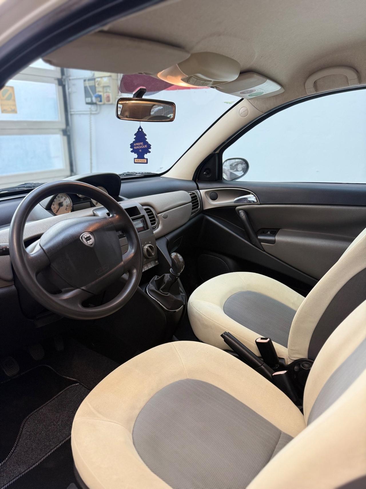 Lancia Ypsilon 1.2