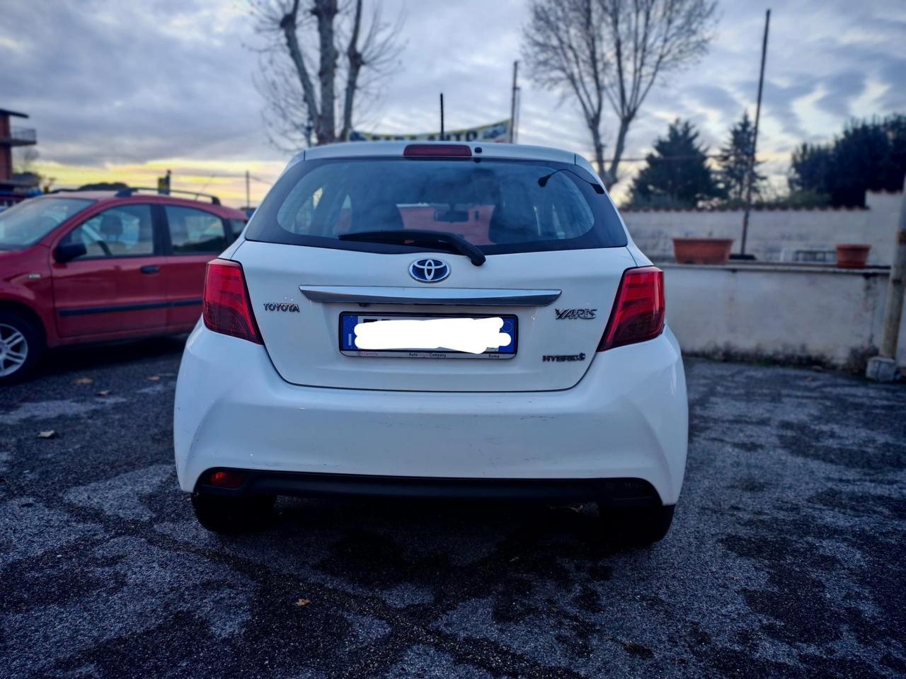 Toyota Yaris 1.5 Hybrid 5 porte by Glamour