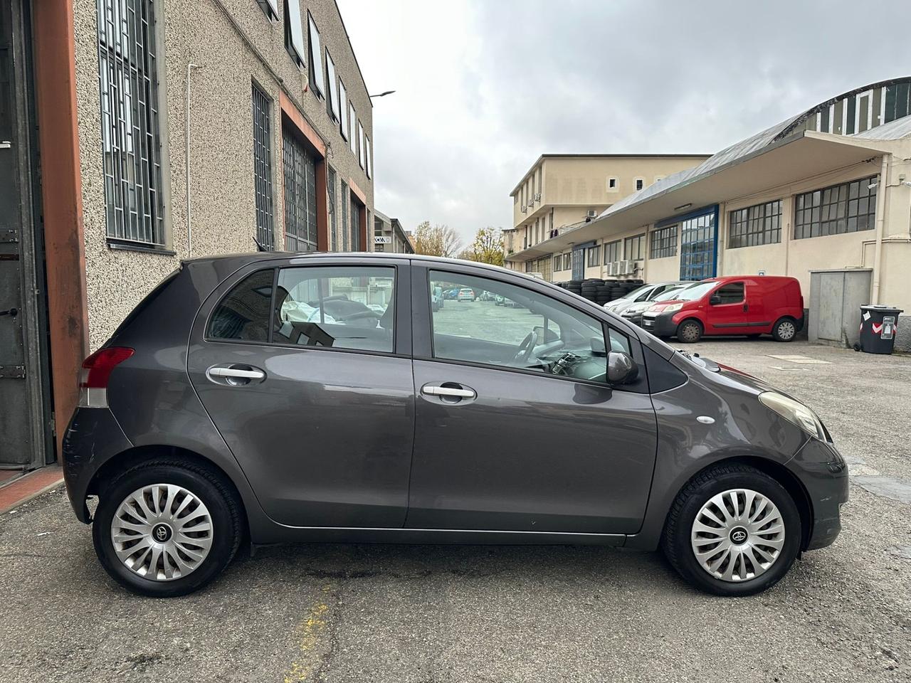Toyota Yaris 1.3 5 porte Sol