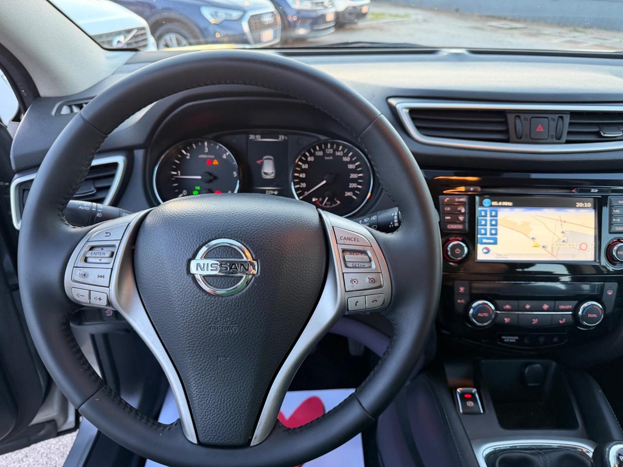 NISSAN QASHQAI 1.5 DCI 110 FUL LED NAVI RETRO MY15