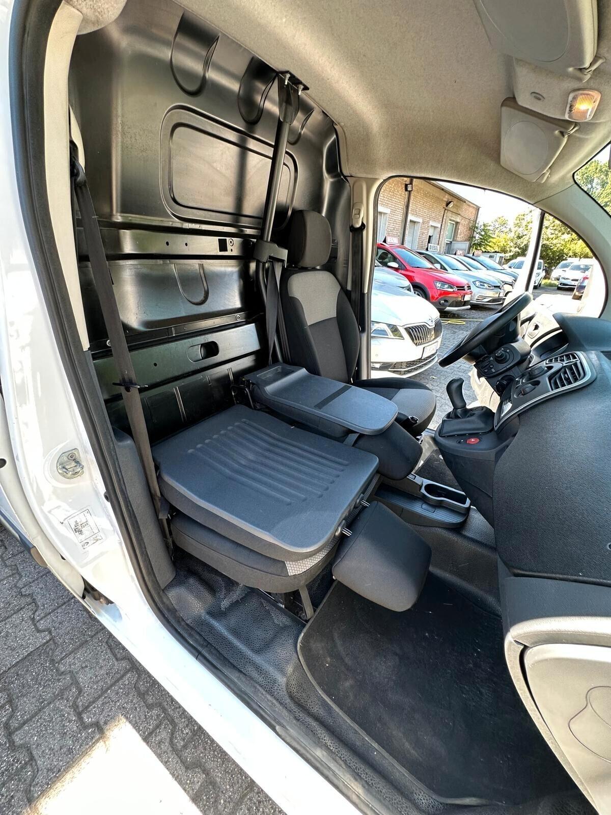 Renault Kangoo | 1.5 dCi | 90CV 66KW | NEOPATENTATI |