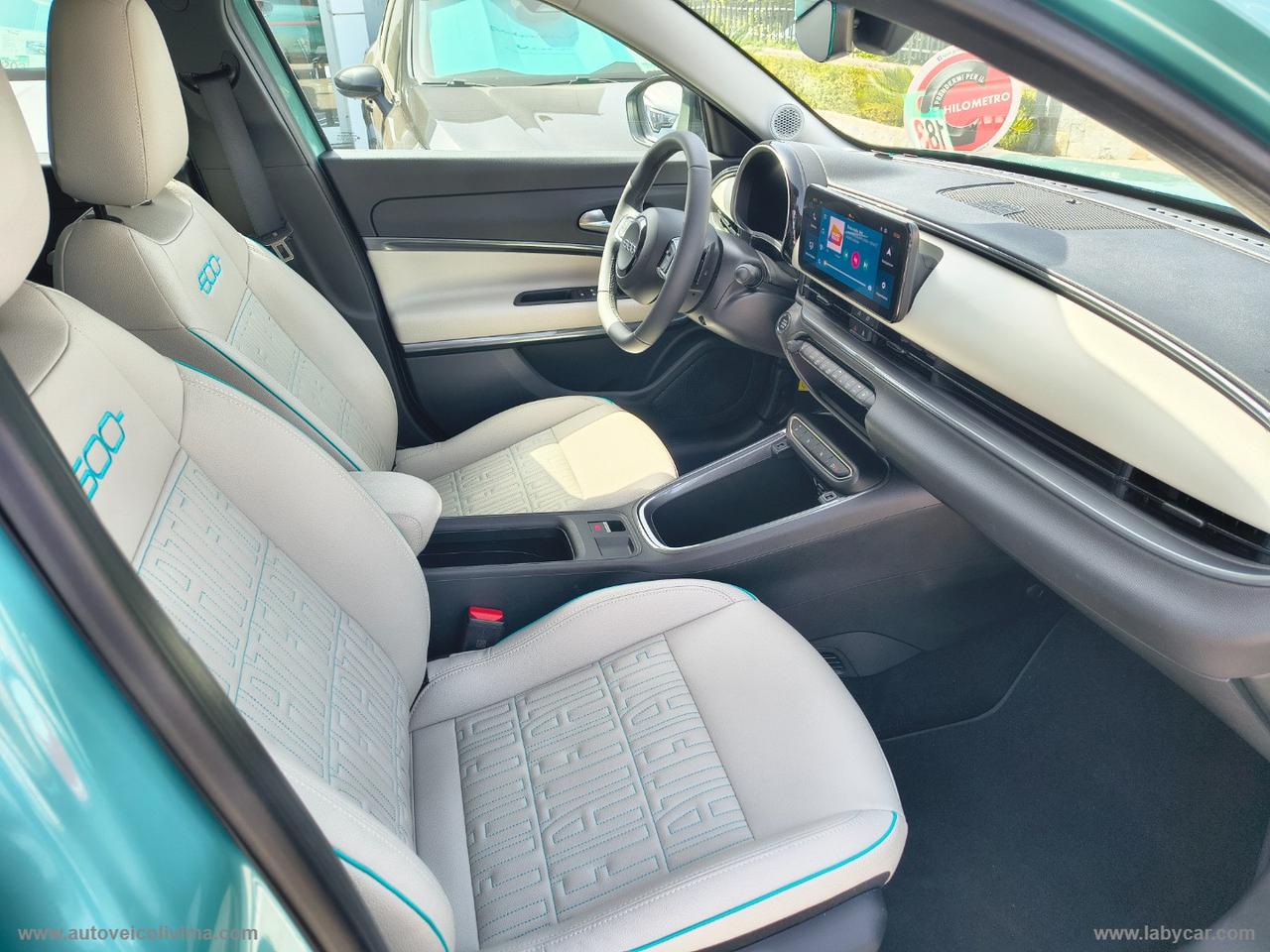FIAT 600 Hybrid 110 CV DCT MHEV La Prima