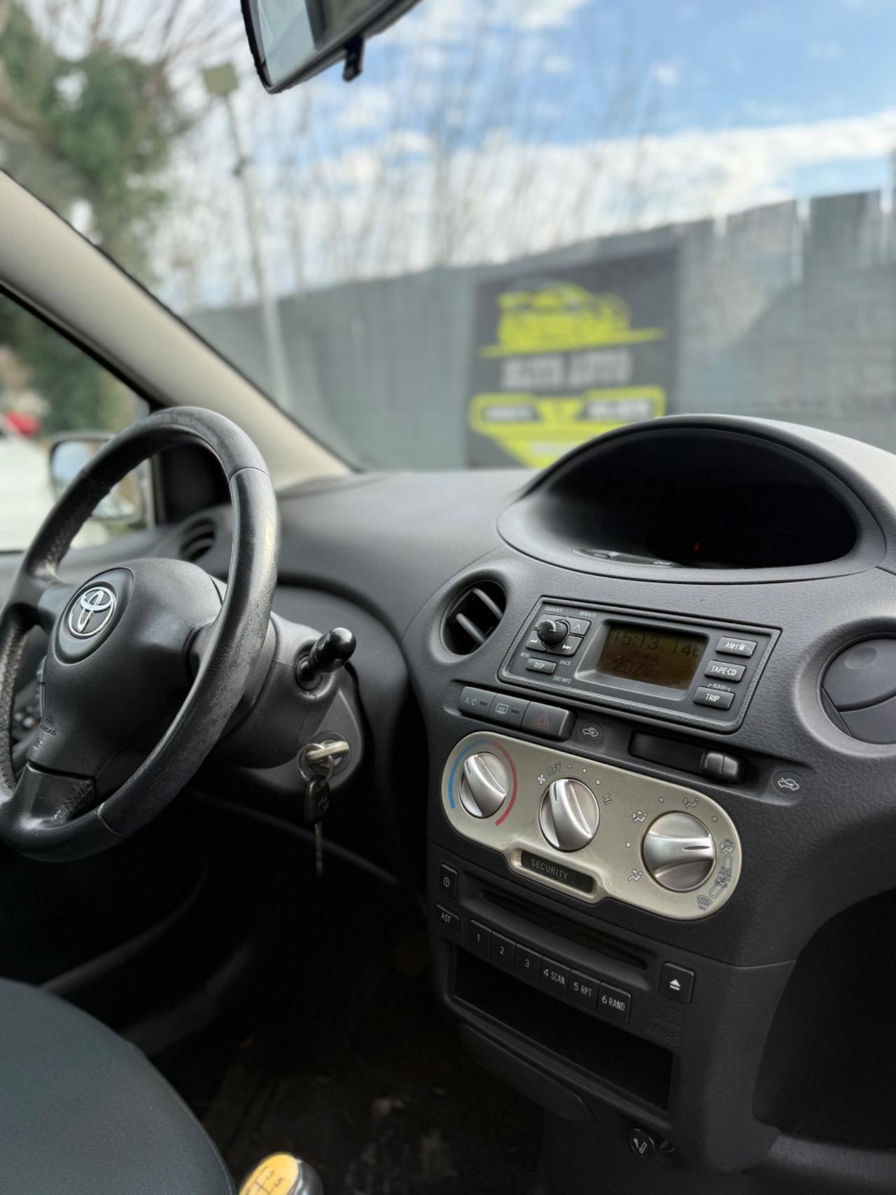 Toyota YARIS 1.0 BENZINA NEOPATENTATI