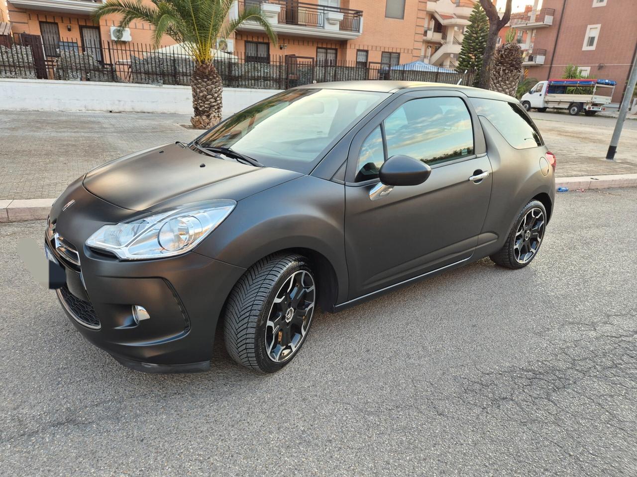 DS3 1.4 benzina just black 95cv nero opaco 2012