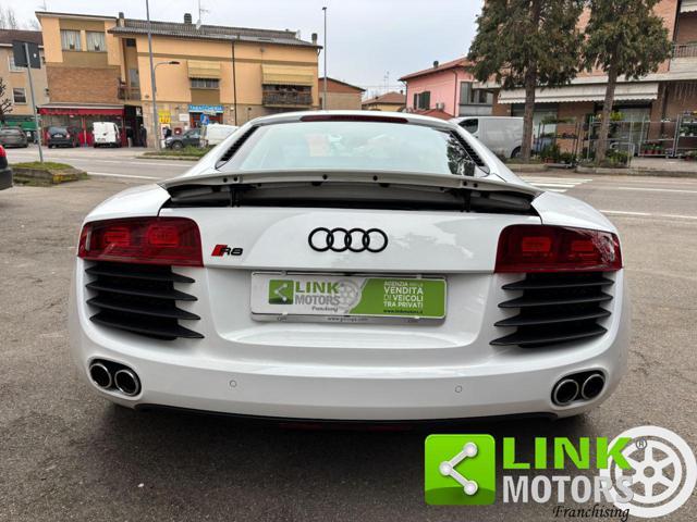 AUDI R8 4.2 V8 FSI quattro R tronic