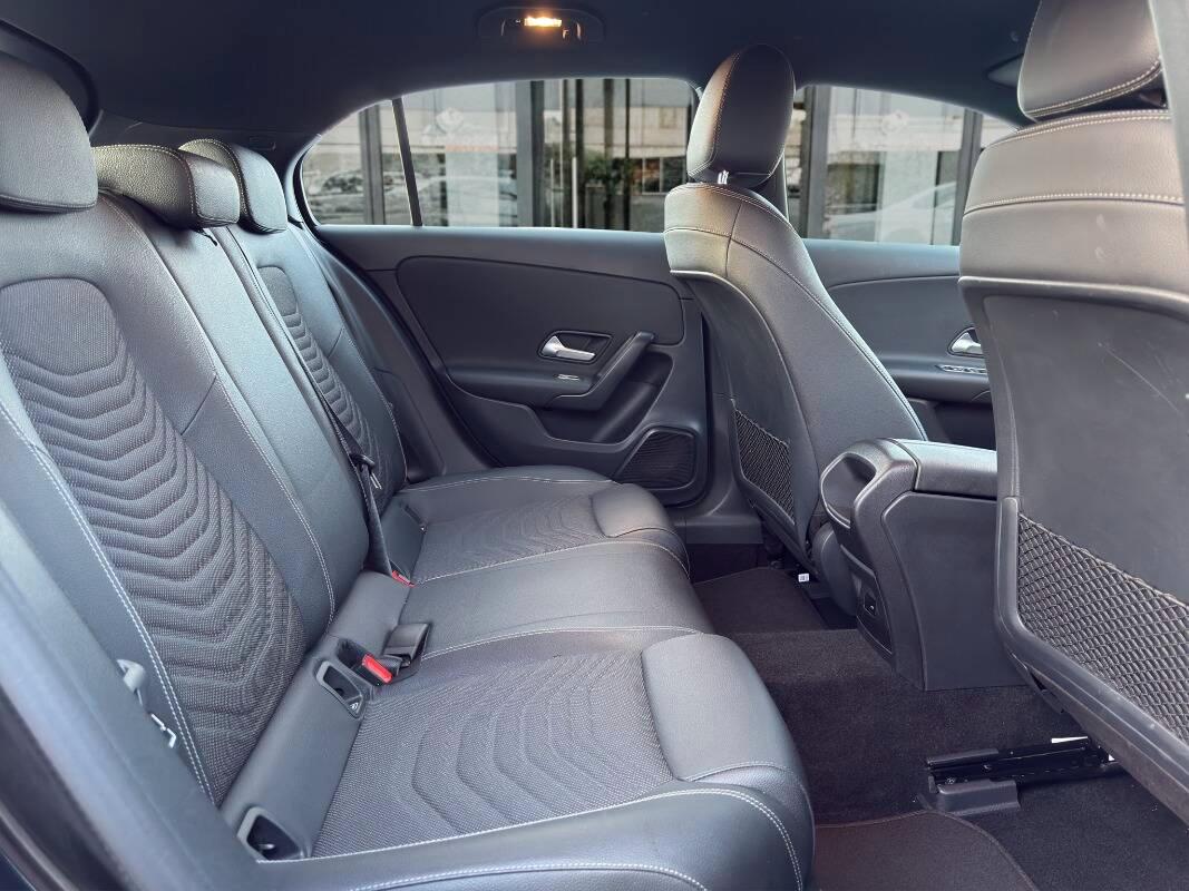 Mercedes Classe A 180 d Business Con TELECAMERA & NAVIGATORE