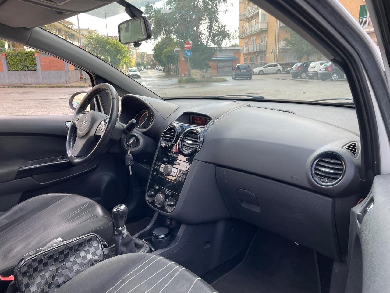 Opel Corsa 1.0 12V 5 porte CON 147MILA KM