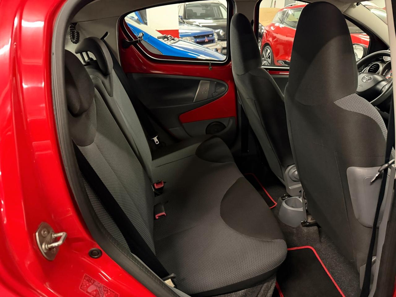 Toyota Aygo 1.0 12V VVT-i 5 porte Sol